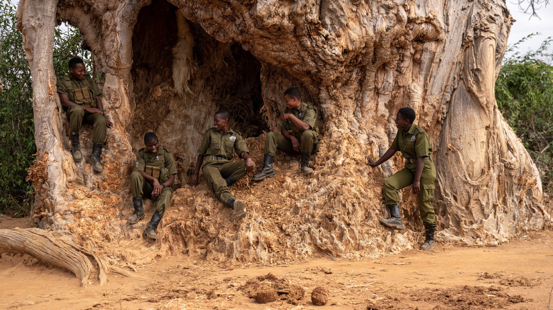 Zimbabwe - Akashinga Rangers, Abigail Makanyaire, Juliana Murumbi, Petronella Chimumbura, Wadzana Munemo and Nyaradzo Hoto. (Kim Butts)