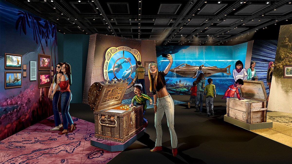 Illustriere Personen mit Kindern schauen sich in einem Ausstellungsraum freistehende Schatztruhen sowie Unterwasserbilder und ein Boot an der Wand an. 