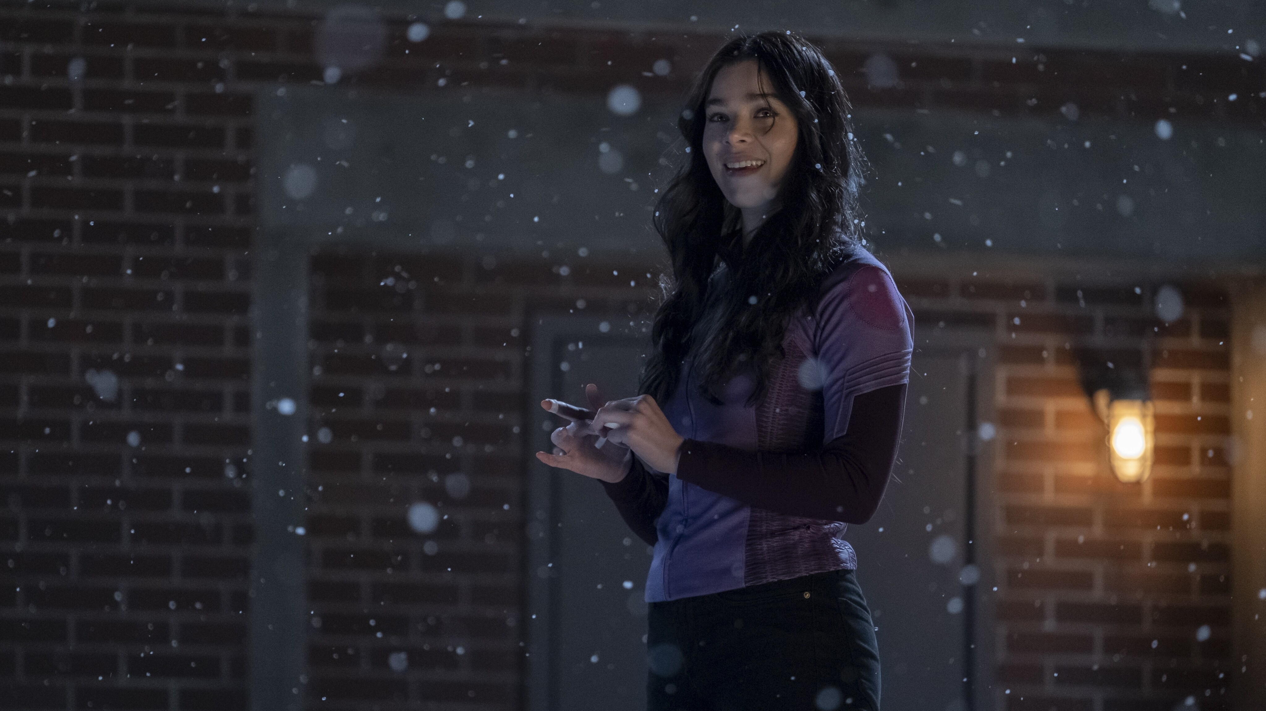 Kate Bishop (Hailee Steinfeld) in Marvel Studios' HAWKEYE, exclusively on Disney+. Photo by Chuck Zlotnick. ©Marvel Studios 2021. All Rights Reserved.