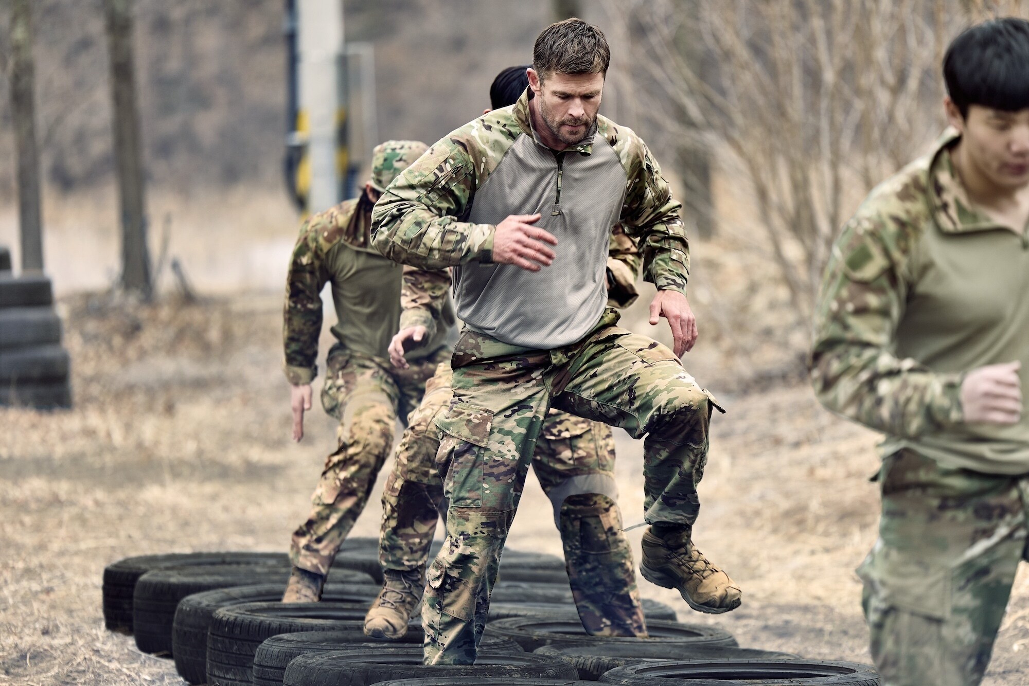 Chris Hemsworth sets out to confront his chronic pain in a bold, immersive journey through South Korea. Guided by pain expert Dr. BJ Miller, he explores ancient healing traditions and cutting-edge science. The final test: "pain valley"—a brutal gauntlet of Special Forces trials that will push him to the limit. (credit: National Geographic/Evan Paterakis)