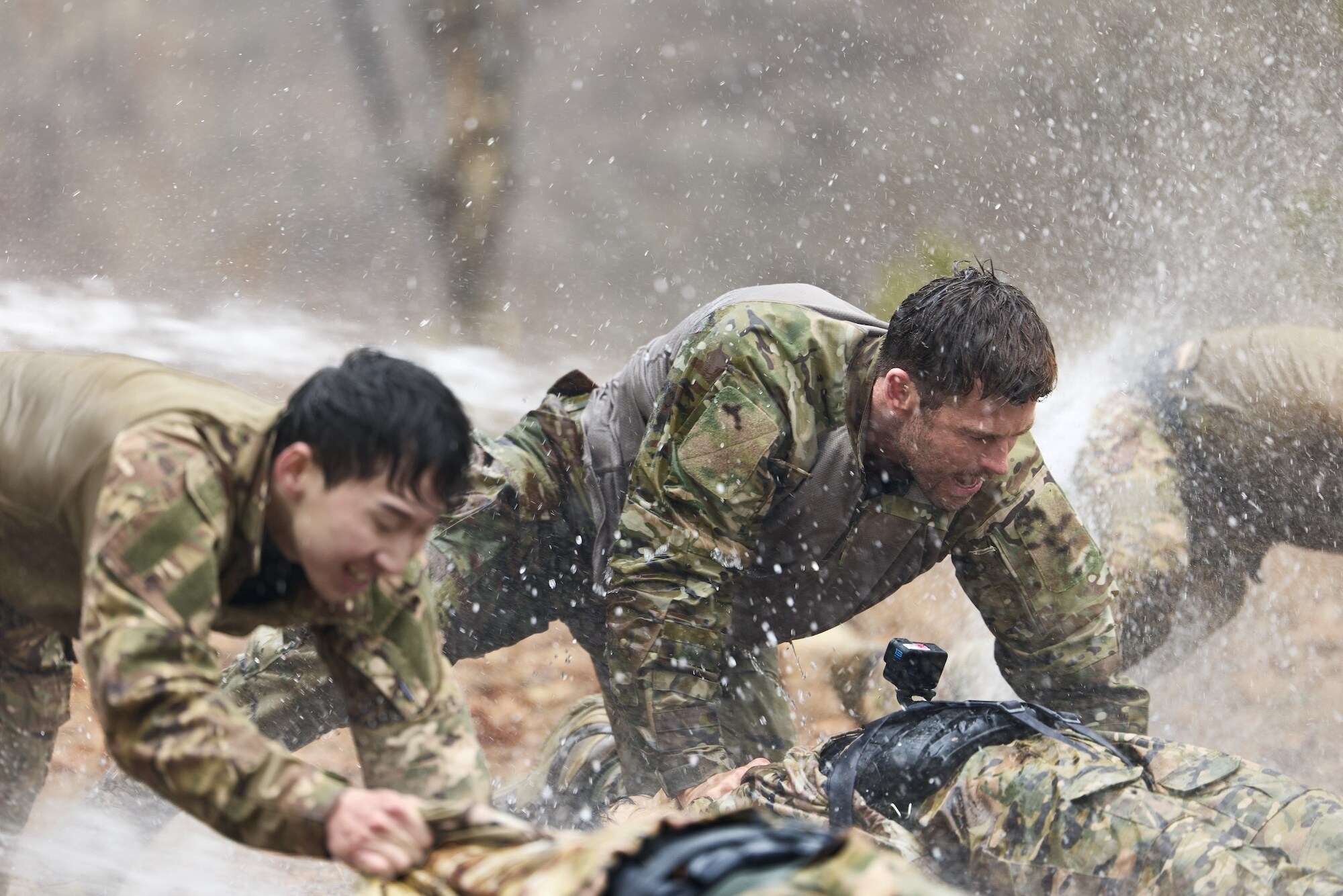 Chris Hemsworth sets out to confront his chronic pain in a bold, immersive journey through South Korea. Guided by pain expert Dr. BJ Miller, he explores ancient healing traditions and cutting-edge science. The final test: "pain valley"—a brutal gauntlet of Special Forces trials that will push him to the limit. (credit: National Geographic/Evan Paterakis)