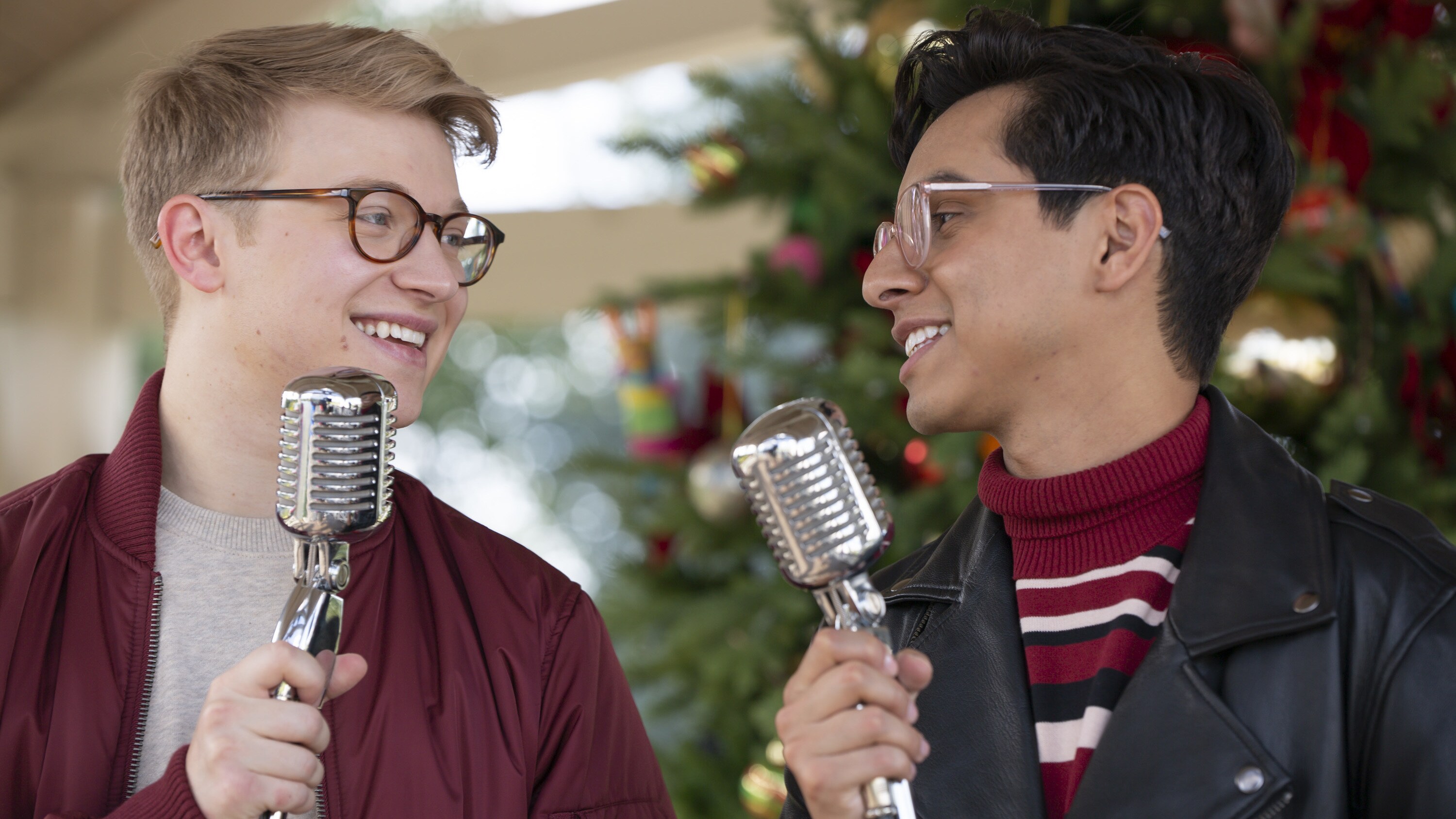 HIGH SCHOOL MUSICAL: THE MUSICAL: THE HOLIDAY SPECIAL (Disney+/Natalie Cass) JOE SERAFINI, FRANKIE A. RODRIGUEZ