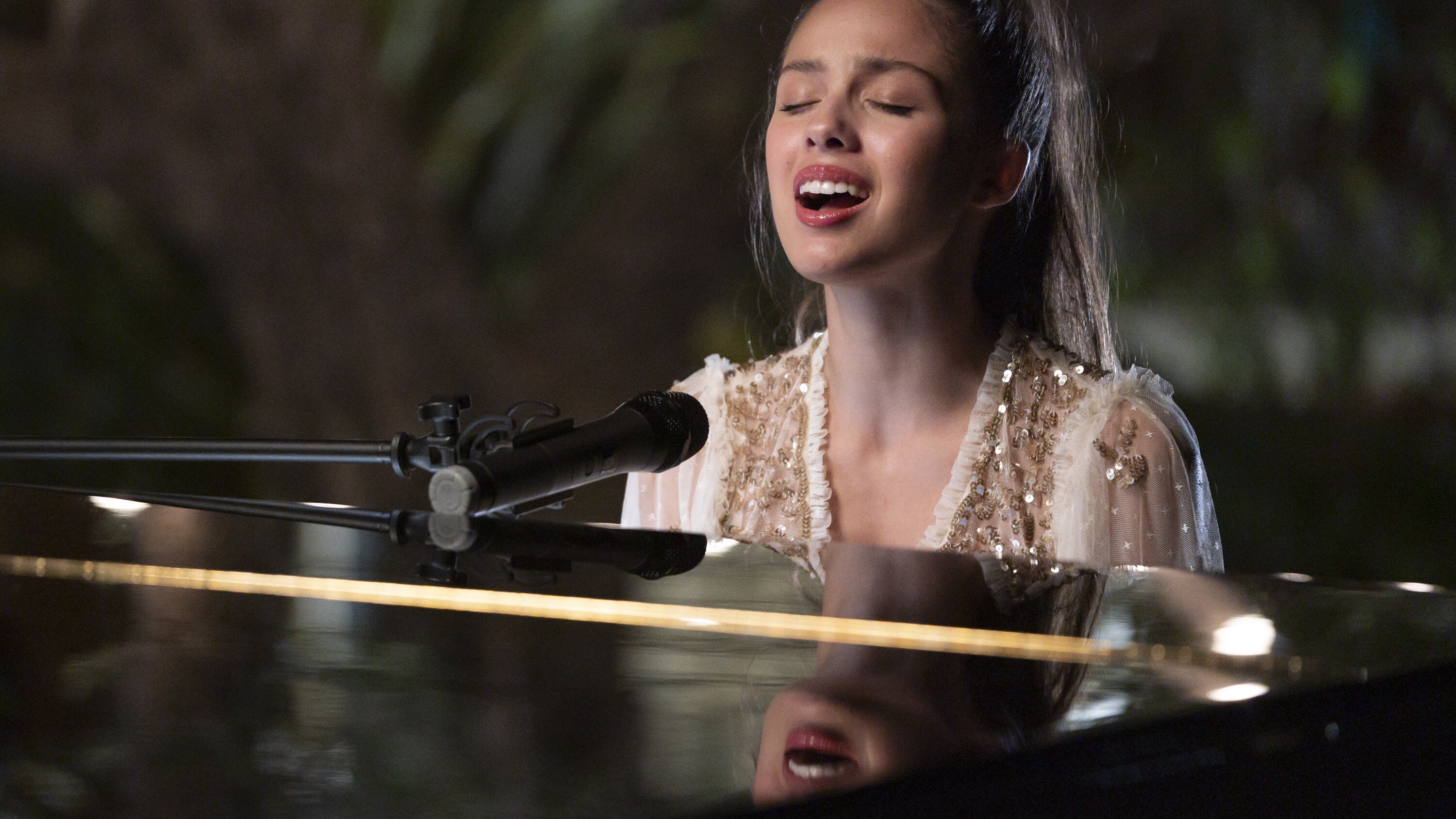 HIGH SCHOOL MUSICAL: THE MUSICAL: THE HOLIDAY SPECIAL - (Disney+/Eric McCandless) OLIVIA RODRIGO