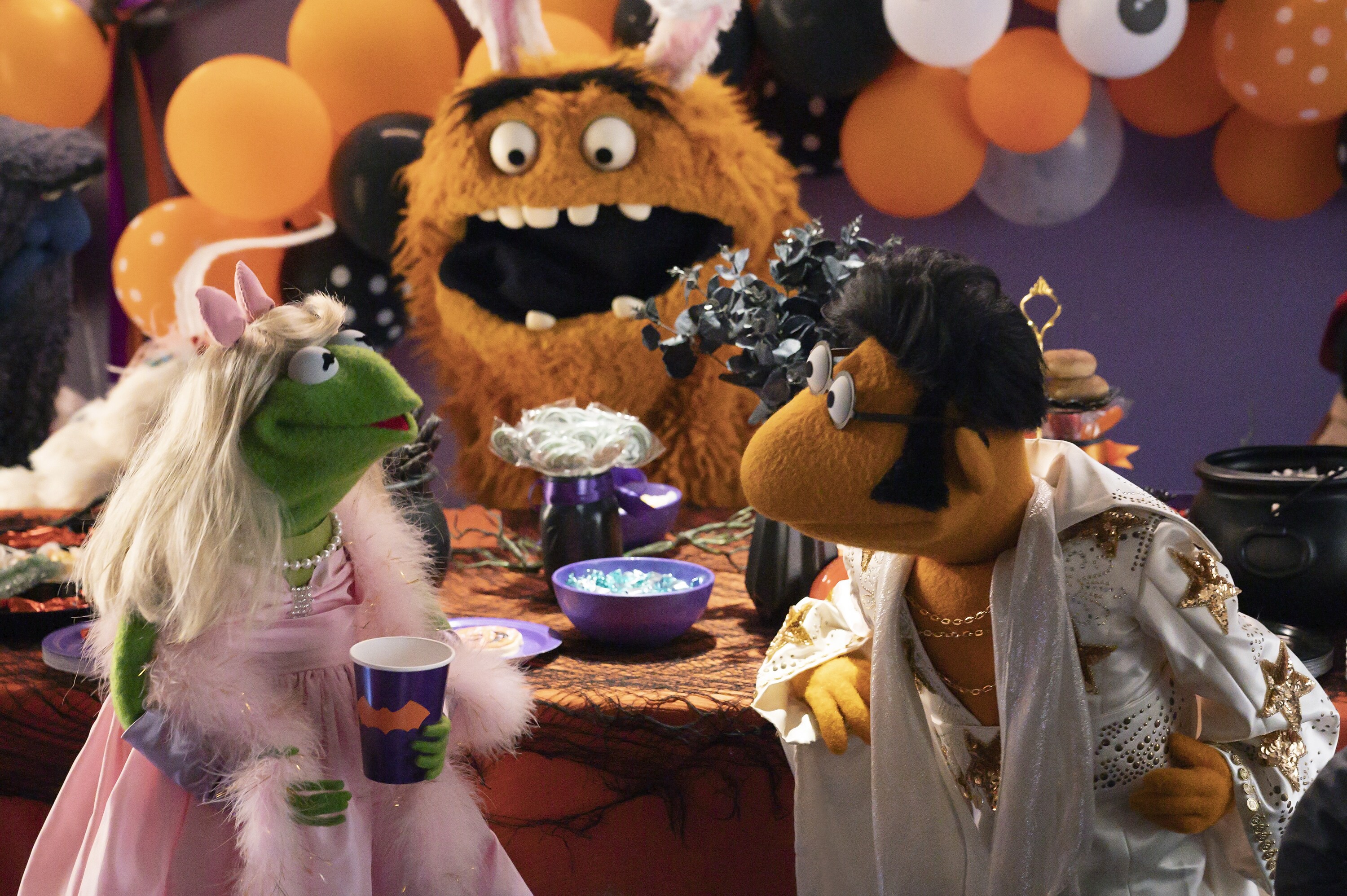 MUPPETS HAUNTED MANSION (Disney/Mitch Haaseth) KERMIT THE FROG, GOLD BEHEMOTH, SCOOTER