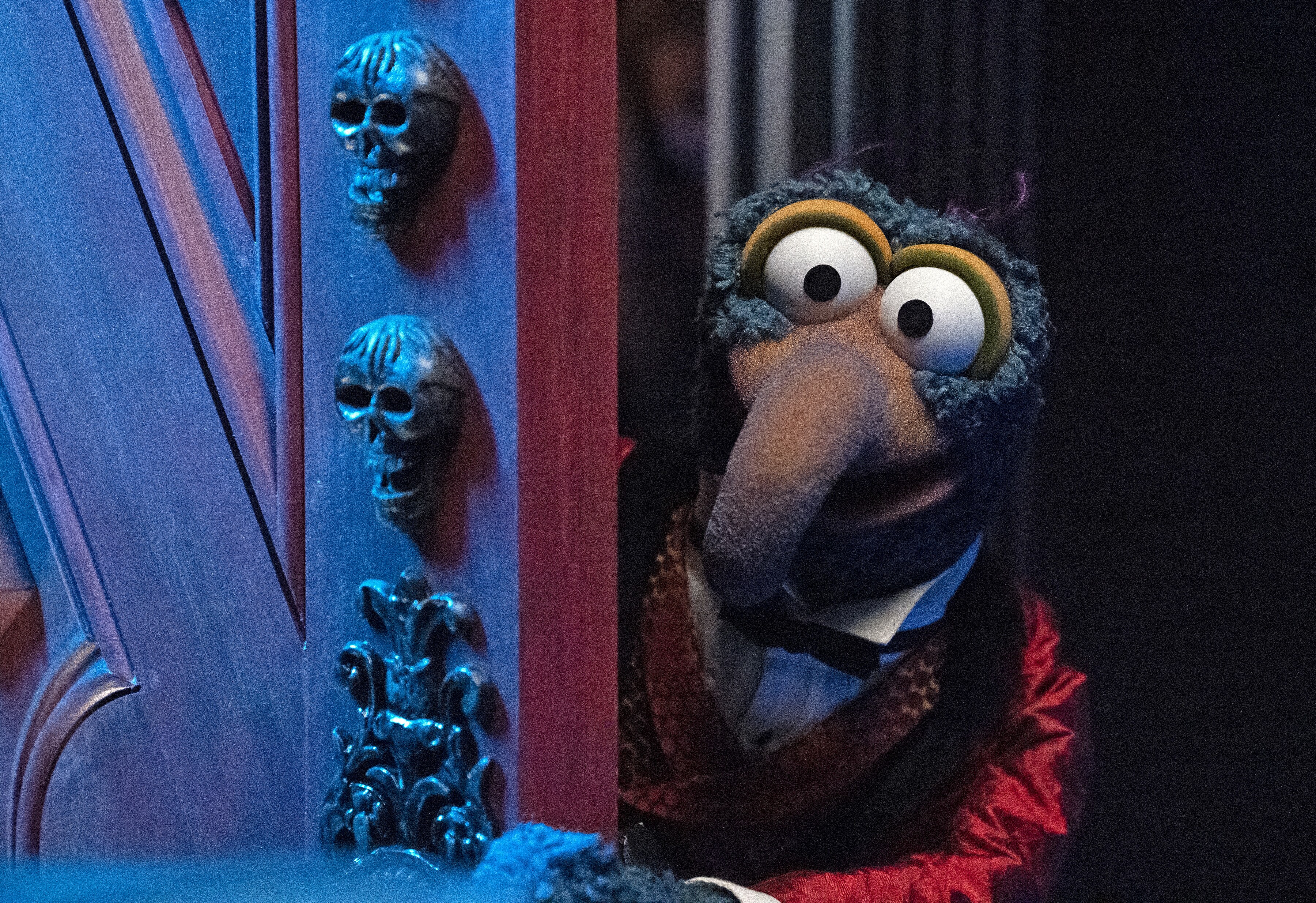 MUPPETS HAUNTED MANSION (Disney/Mitch Haaseth) GONZO