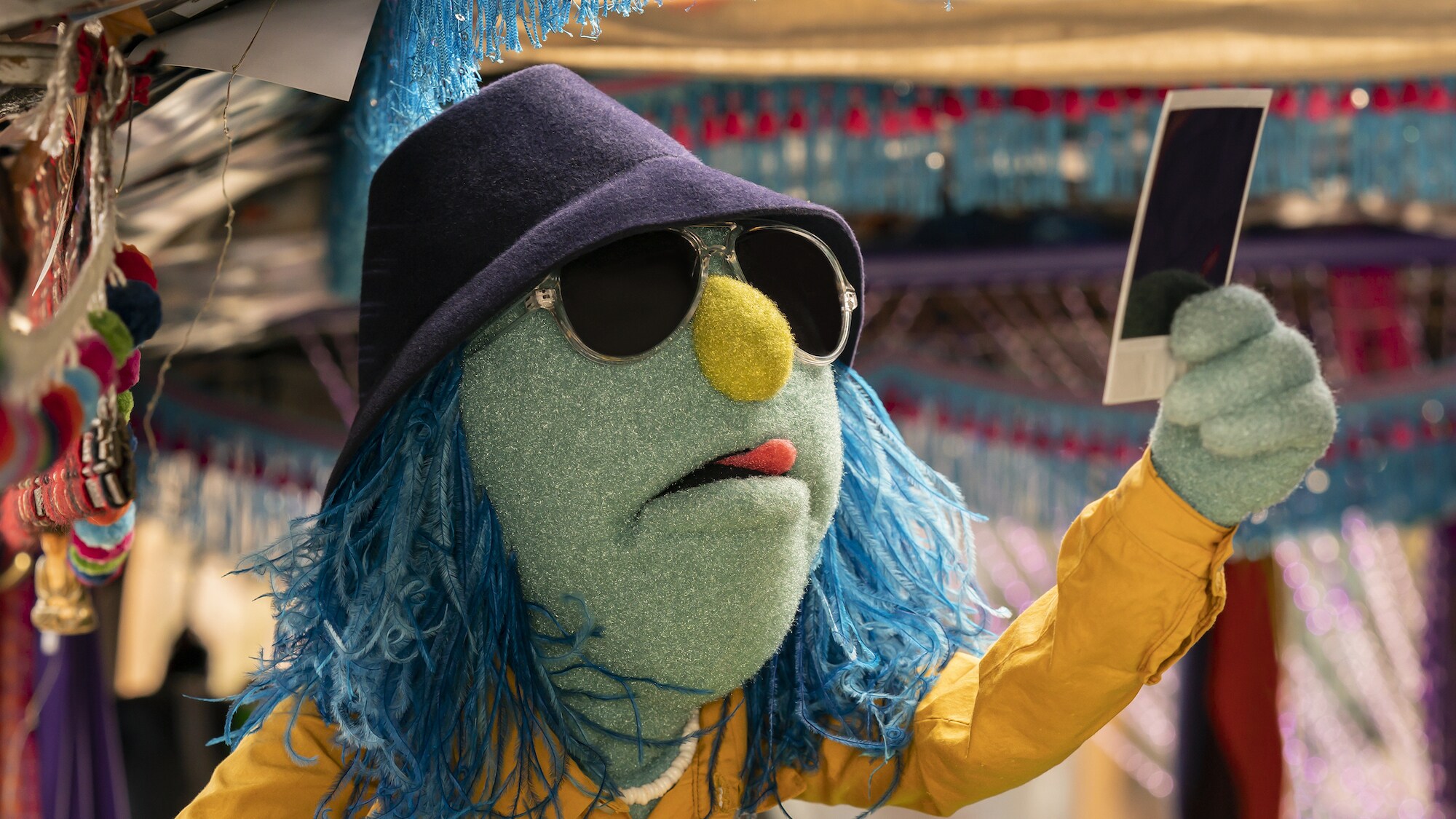 THE MUPPETS MAYHEM - “Track 1: Can You Picture That?” (Disney/Mitch Haaseth) ZOOT