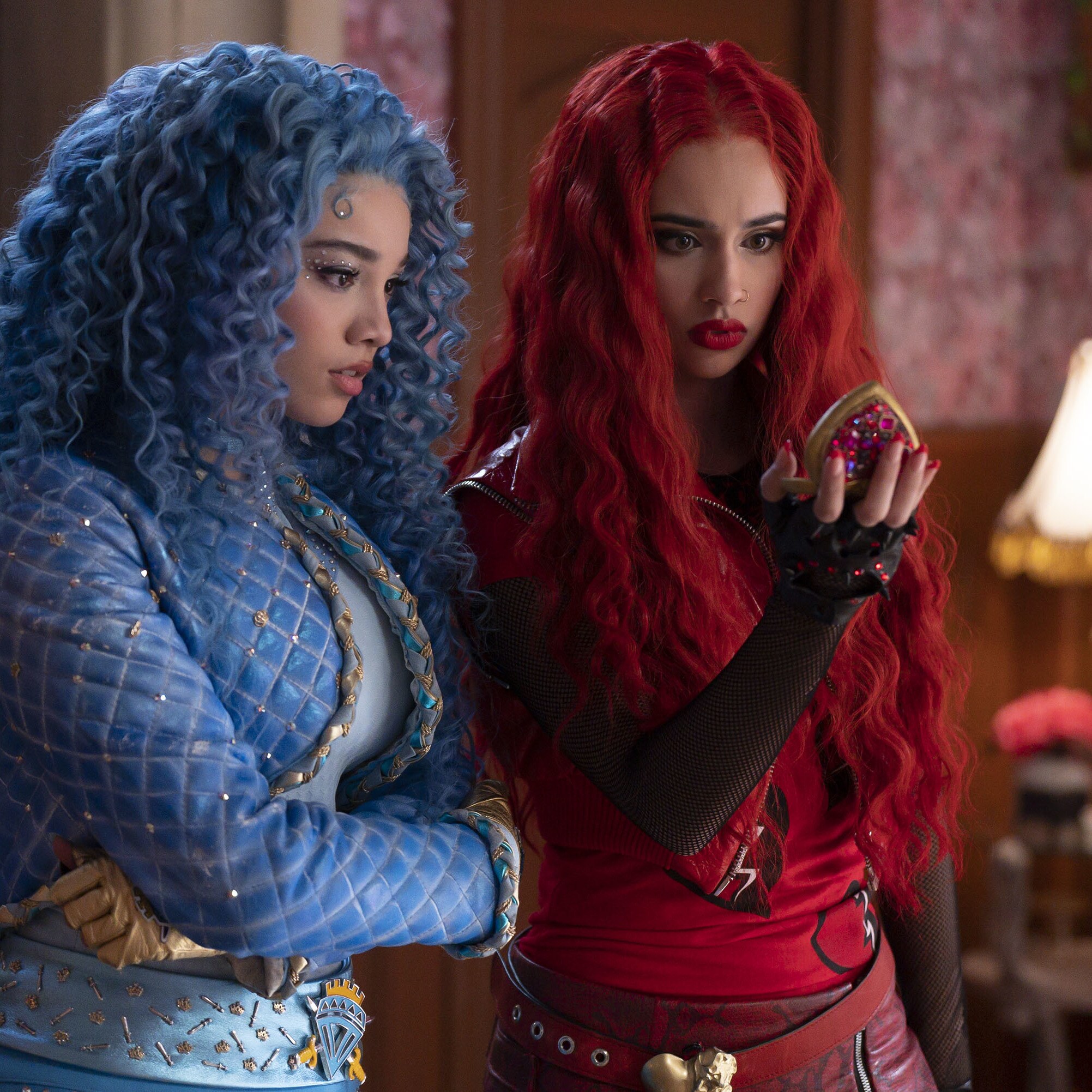 Wann Läuft Descendants 2 Im Disney Channel In Deutschland Disney Branded Television Goes Deeper Down The Rabbit Hole With Fifth