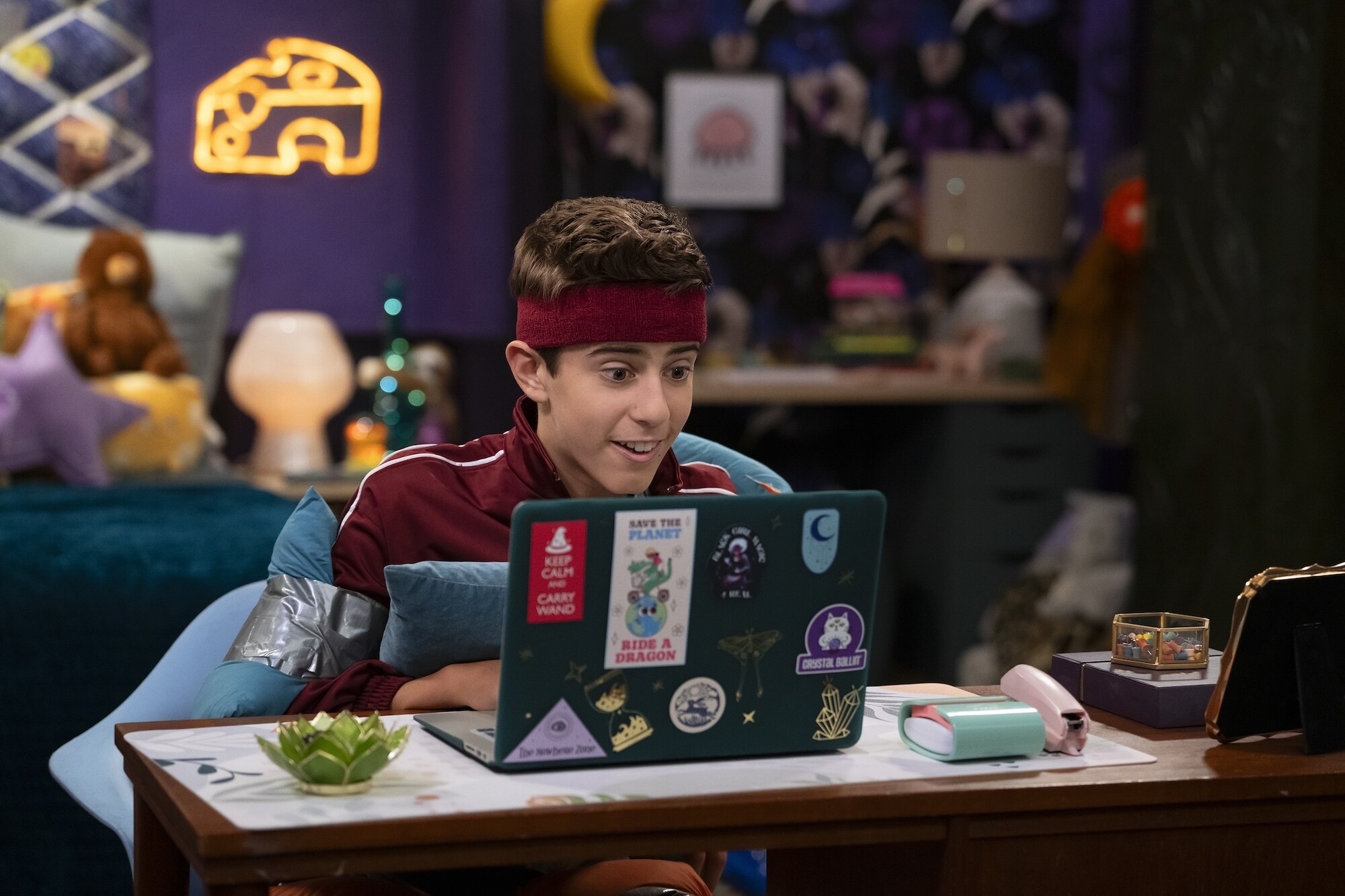 WIZARDS BEYOND WAVERLY PLACE - “Wizards Just Wand to Have Fun” (Disney/Eric McCandless)  ALKAIO THIELE
