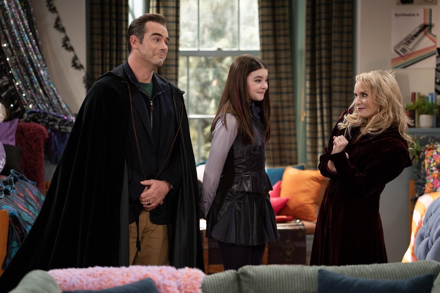 VAMPIRINA: TEENAGE VAMPIRE - “First Parent’s Day” (Disney/Eric McCandless) JEFF MEACHAM, KENZI RICHARDSON, KATE REINDERS