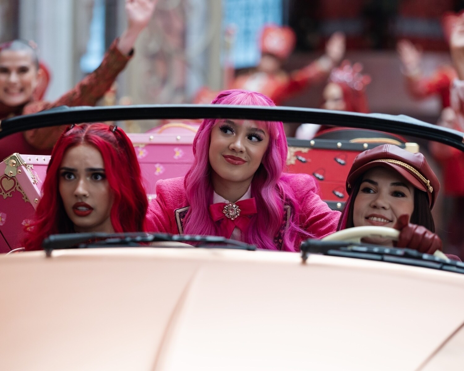 DESCENDANTS: WICKED WONDERLAND -  (Disney/David Astorga) KYLIE CANTRALL, LIAMANI SEGURA