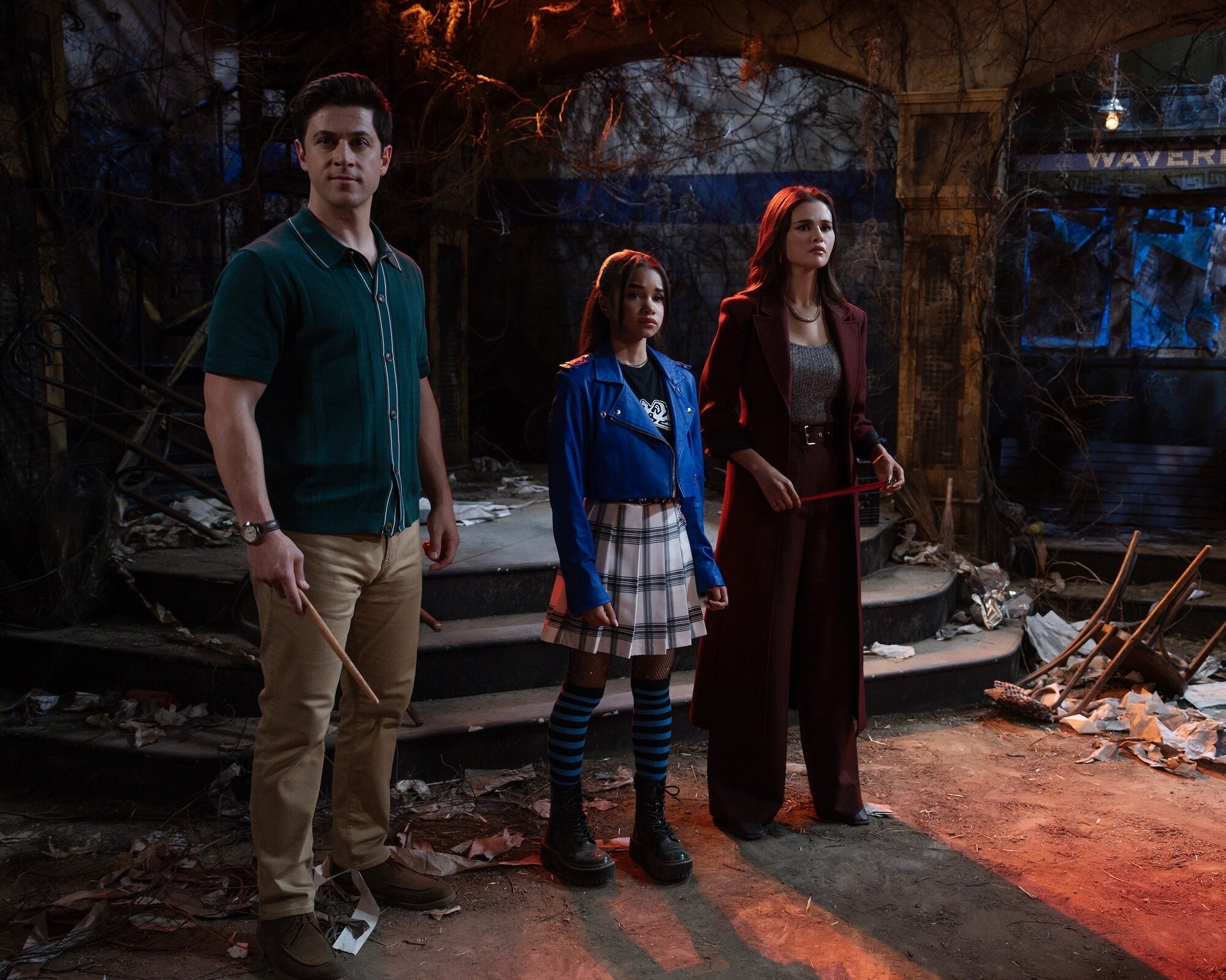 WIZARDS BEYOND WAVERLY PLACE - "The Wizard At The End Of The World: Part Two" (Disney/Eric McCandless) DAVID HENRIE, JANICE LEANN BROWN, SELENA GOMEZ