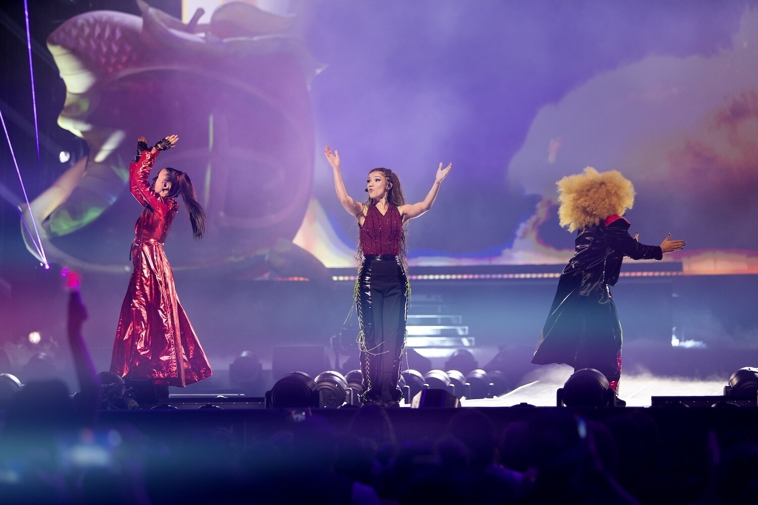 DESCENDANTS / ZOMBIES WORLDS COLLIDE - Anaheim show. (Disney/Kayla Delaura) KYLIE CANTRALL, MALIA BAKER