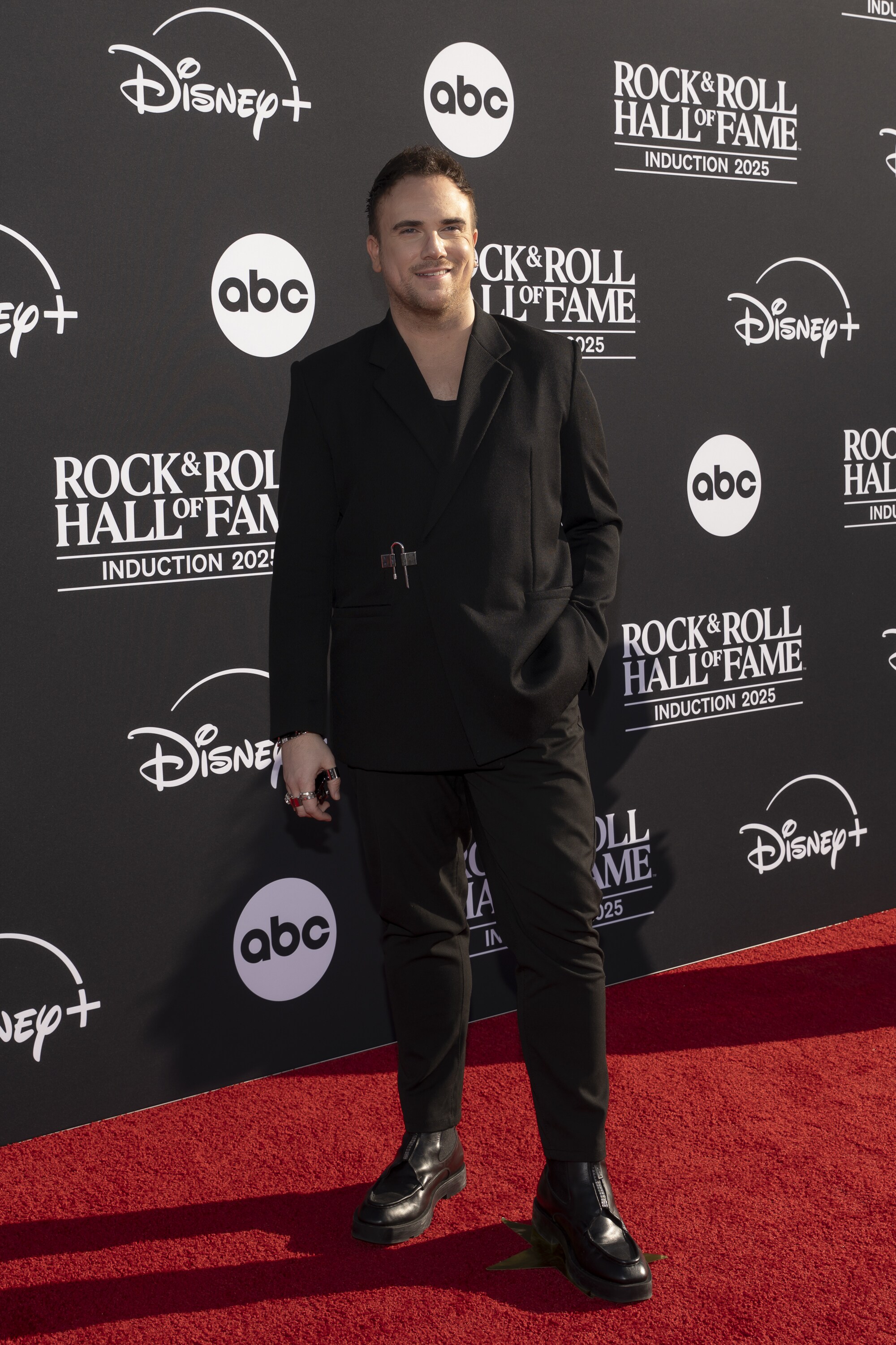 ROCK & ROLL HALL OF FAME 2025 INDUCTION CEREMONY – The 2025 Rock & Roll Hall of Fame Induction Ceremony, with once-in-a-lifetime performances and collaborations paying tribute to the iconic, generation-defining inductees, will be broadcast live coast to coast from Los Angeles on SATURDAY, NOV. 8 (8:00 p.m. EDT) on Disney+. (Disney/Cristian Lopez)   CJ MATTHEWS  