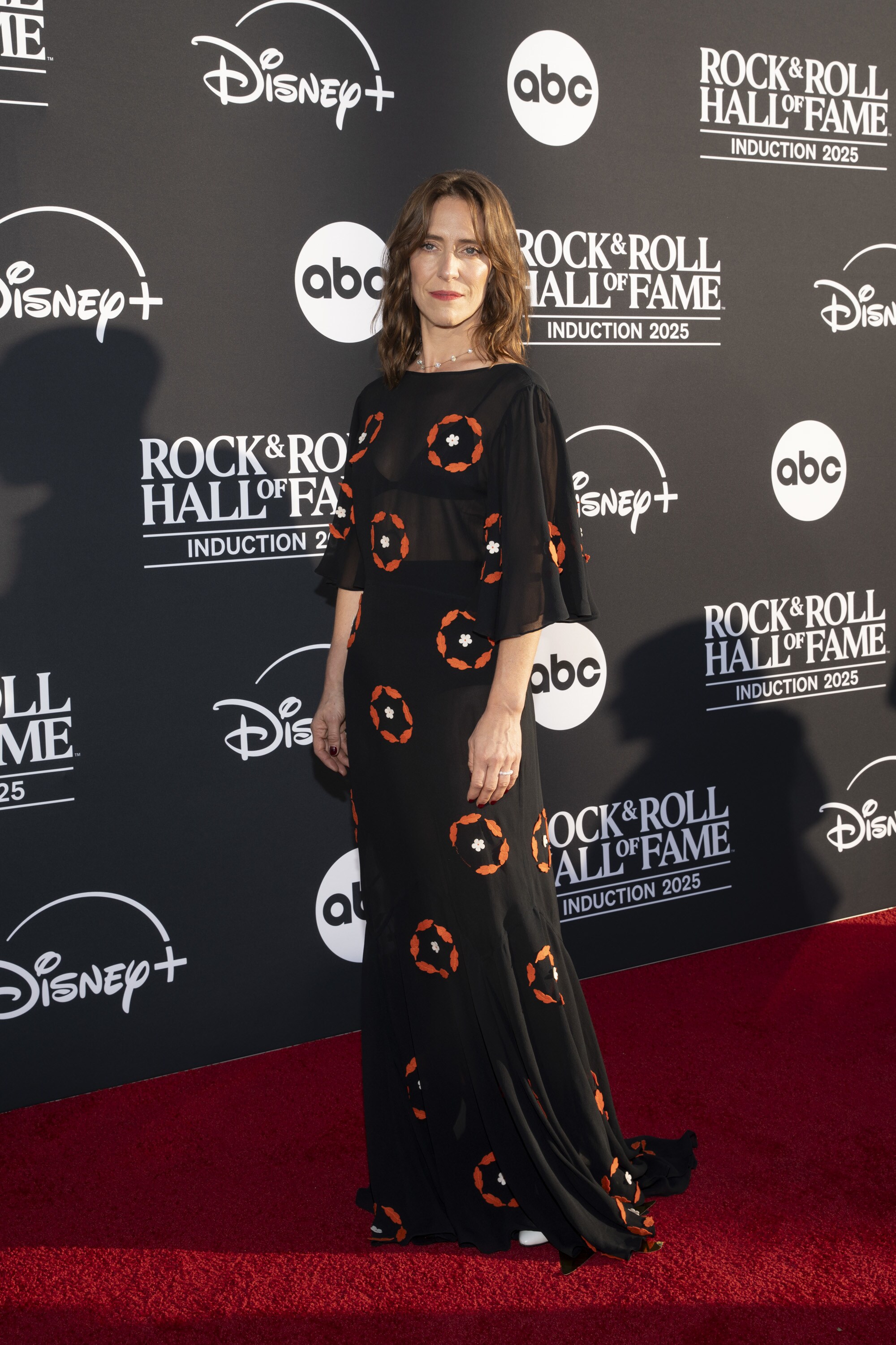 ROCK & ROLL HALL OF FAME 2025 INDUCTION CEREMONY – The 2025 Rock & Roll Hall of Fame Induction Ceremony, with once-in-a-lifetime performances and collaborations paying tribute to the iconic, generation-defining inductees, will be broadcast live coast to coast from Los Angeles on SATURDAY, NOV. 8 (8:00 p.m. EDT) on Disney+. (Disney/Cristian Lopez)  FEIST  