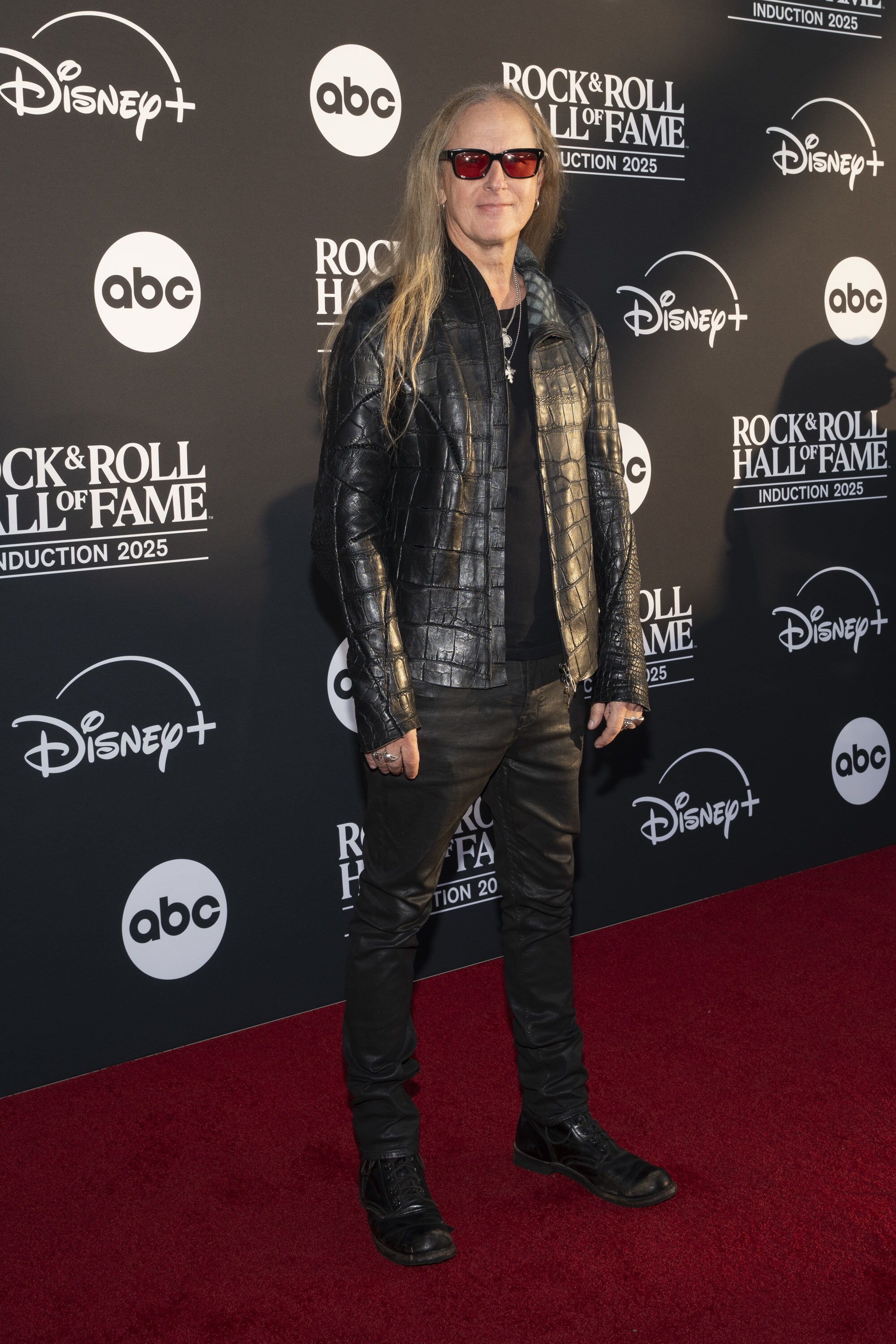 ROCK & ROLL HALL OF FAME 2025 INDUCTION CEREMONY – The 2025 Rock & Roll Hall of Fame Induction Ceremony, with once-in-a-lifetime performances and collaborations paying tribute to the iconic, generation-defining inductees, will be broadcast live coast to coast from Los Angeles on SATURDAY, NOV. 8 (8:00 p.m. EDT) on Disney+. (Disney/Cristian Lopez)  JERRY CANTRELL  