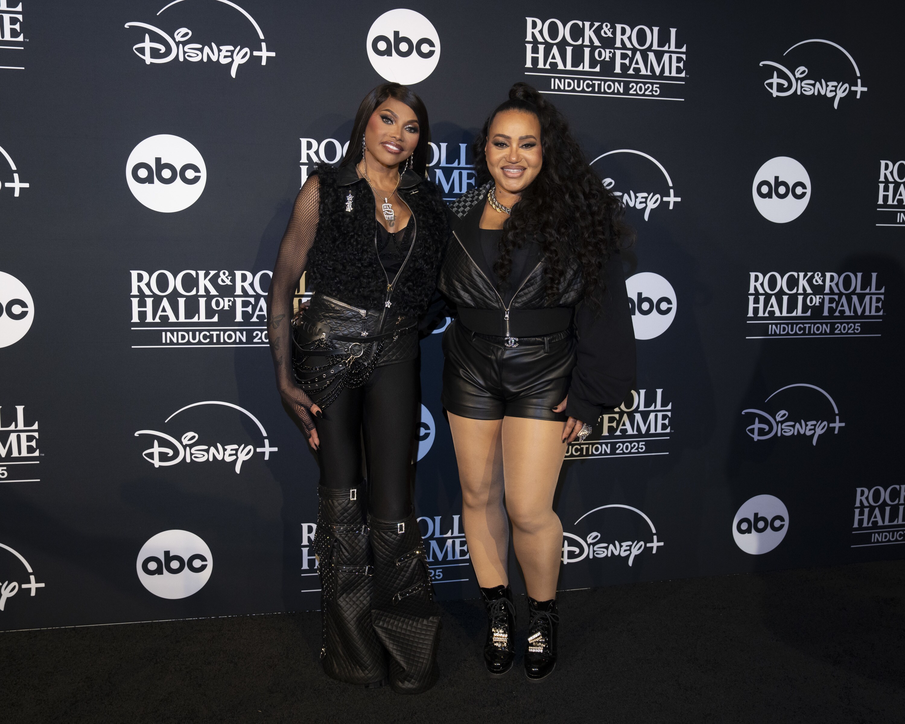 ROCK & ROLL HALL OF FAME 2025 INDUCTION CEREMONY – The 2025 Rock & Roll Hall of Fame Induction Ceremony, with once-in-a-lifetime performances and collaborations paying tribute to the iconic, generation-defining inductees, will be broadcast live coast to coast from Los Angeles on SATURDAY, NOV. 8 (8:00 p.m. EDT) on Disney+. (Disney/Ser Baffo)  SANDRA DENTON, CHERYL JAMES 