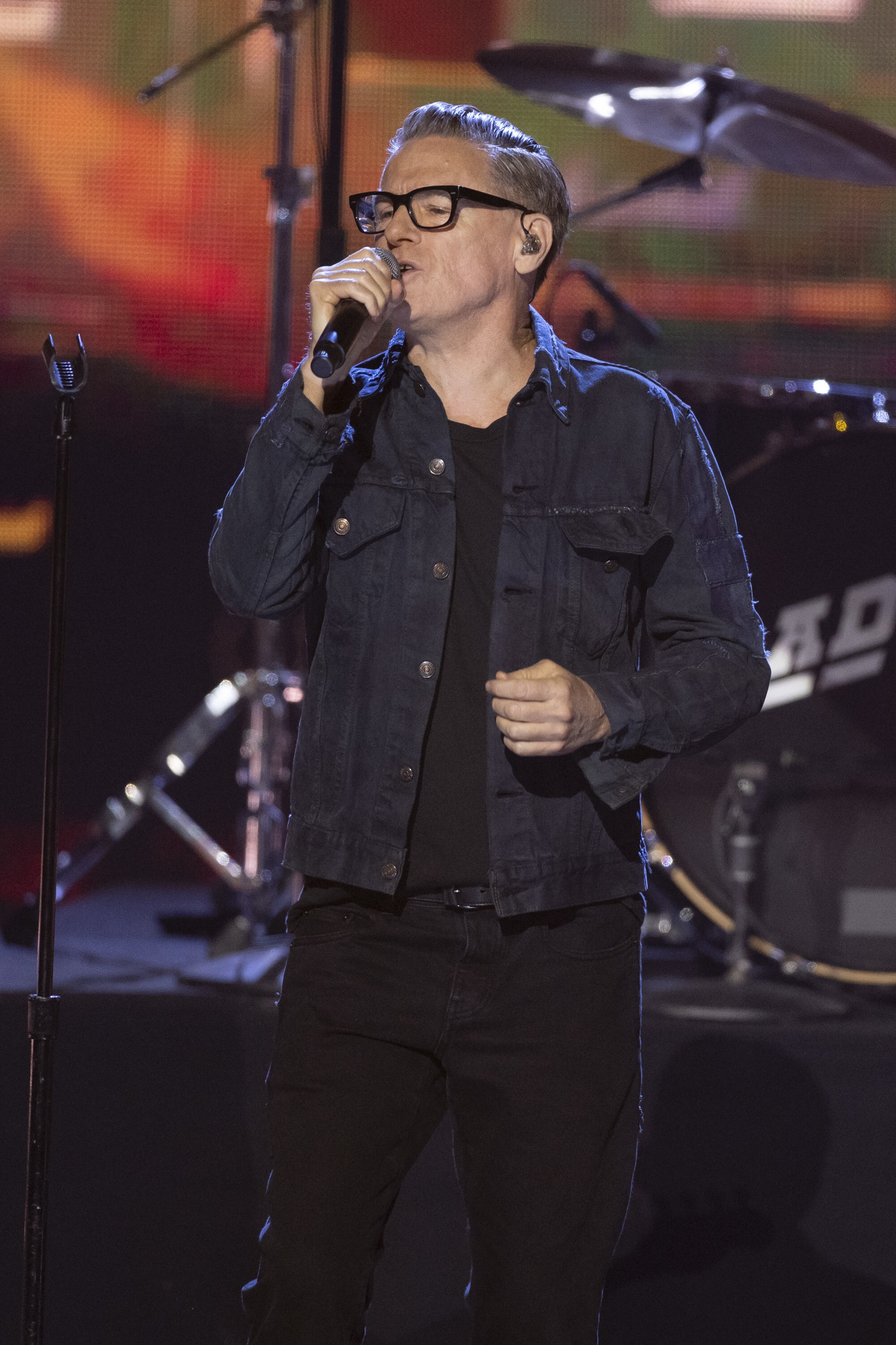 ROCK & ROLL HALL OF FAME 2025 INDUCTION CEREMONY – The 2025 Rock & Roll Hall of Fame Induction Ceremony, with once-in-a-lifetime performances and collaborations paying tribute to the iconic, generation-defining inductees, will be broadcast live coast to coast from Los Angeles on SATURDAY, NOV. 8 (8:00 p.m. EDT) on Disney+. (Disney/Frank Micelotta)  BRYAN ADAMS