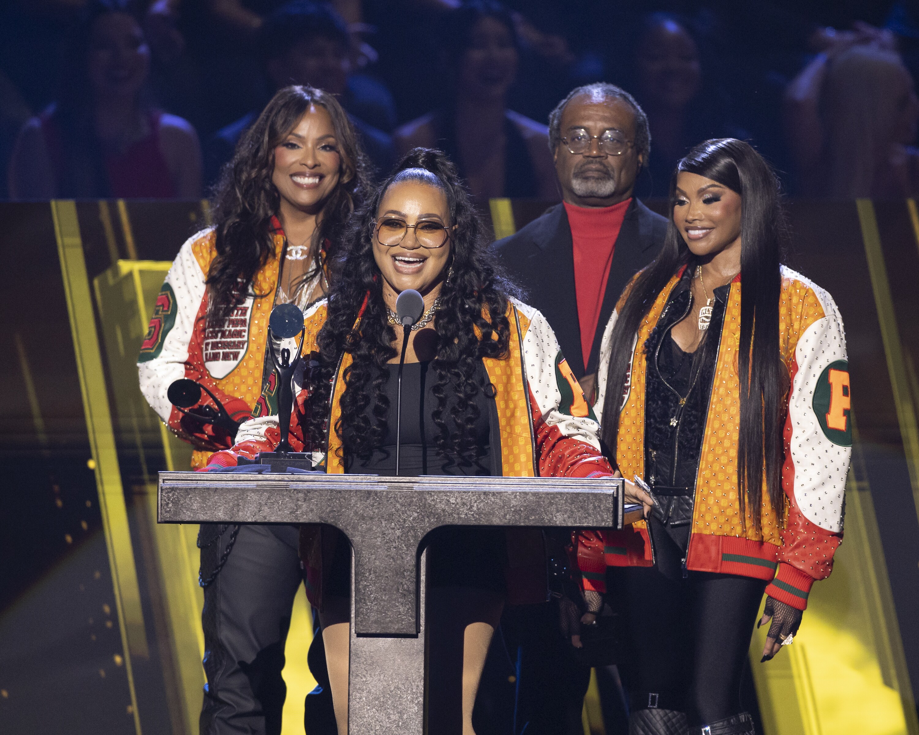 ROCK & ROLL HALL OF FAME 2025 INDUCTION CEREMONY – The 2025 Rock & Roll Hall of Fame Induction Ceremony, with once-in-a-lifetime performances and collaborations paying tribute to the iconic, generation-defining inductees, will be broadcast live coast to coast from Los Angeles on SATURDAY, NOV. 8 (8:00 p.m. EDT) on Disney+. (Disney/Frank Micelotta)  SALT-N-PEPA, DJ SPINDERELLA, HURBY "LUV BUG" AZOR 