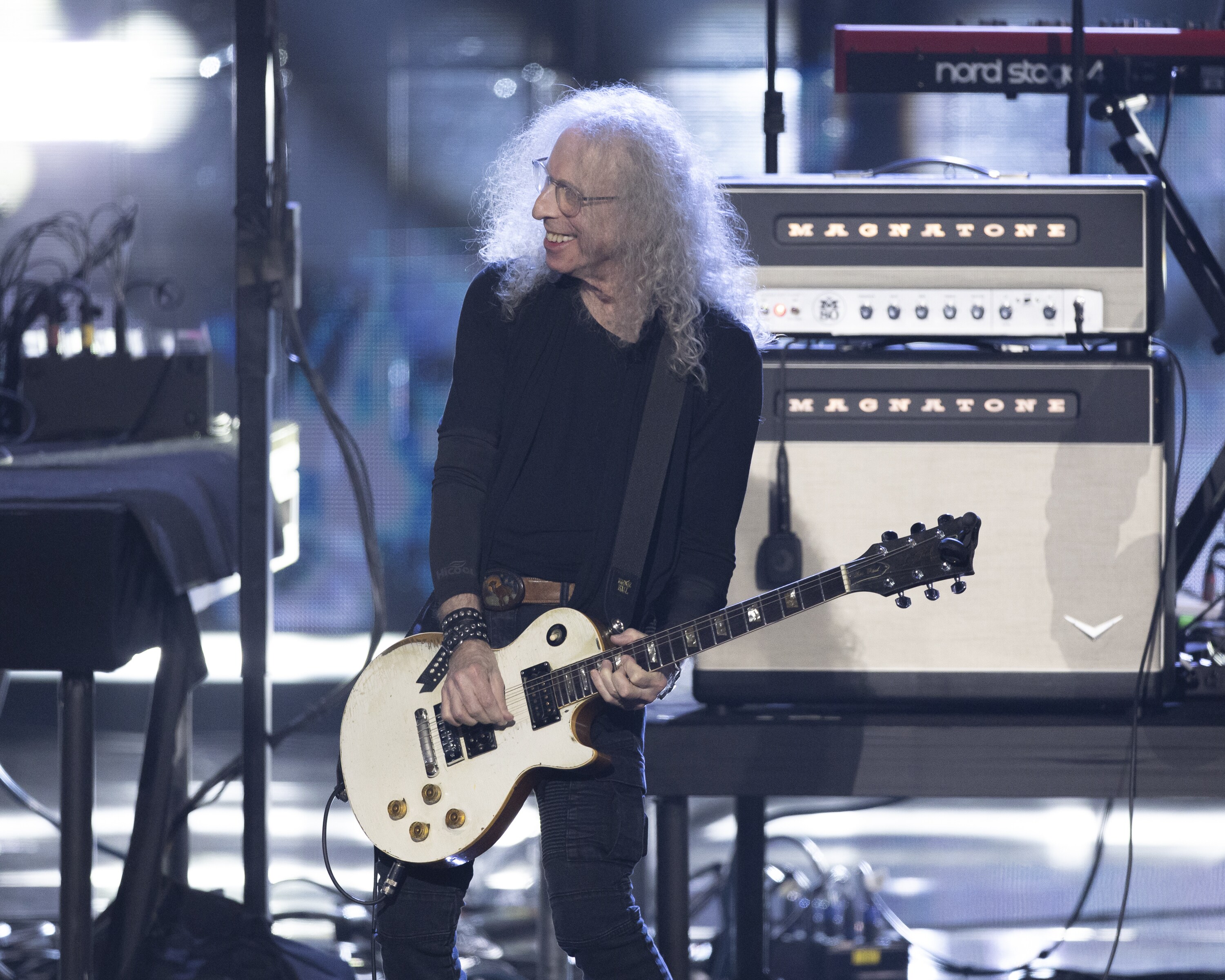 ROCK & ROLL HALL OF FAME 2025 INDUCTION CEREMONY – The 2025 Rock & Roll Hall of Fame Induction Ceremony, with once-in-a-lifetime performances and collaborations paying tribute to the iconic, generation-defining inductees, will be broadcast live coast to coast from Los Angeles on SATURDAY, NOV. 8 (8:00 p.m. EDT) on Disney+. (Disney/Frank Micelotta)  WADDY WACHTEL 