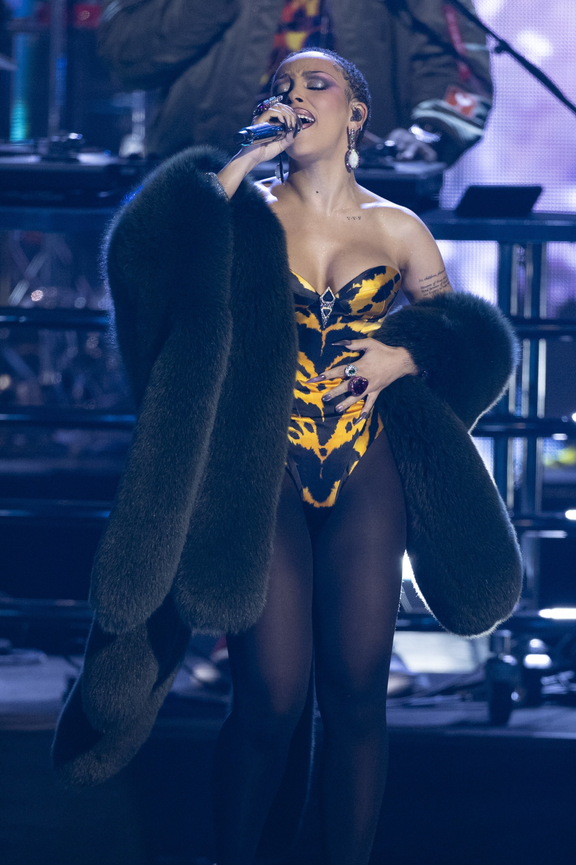 ROCK & ROLL HALL OF FAME 2025 INDUCTION CEREMONY – The 2025 Rock & Roll Hall of Fame Induction Ceremony, with once-in-a-lifetime performances and collaborations paying tribute to the iconic, generation-defining inductees, will be broadcast live coast to coast from Los Angeles on SATURDAY, NOV. 8 (8:00 p.m. EDT) on Disney+. (Disney/Frank Micelotta)  DOJA CAT 