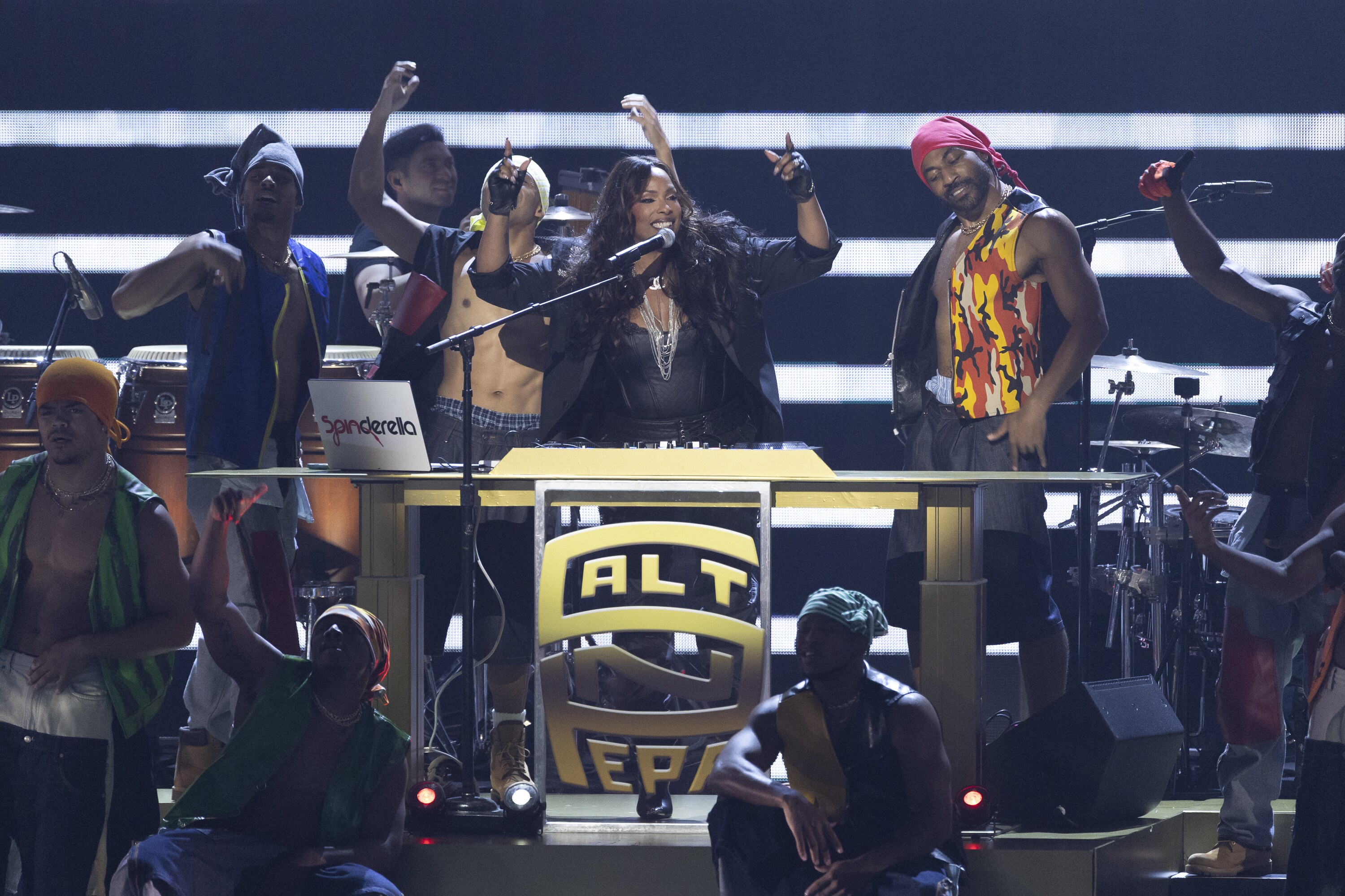 ROCK & ROLL HALL OF FAME 2025 INDUCTION CEREMONY – The 2025 Rock & Roll Hall of Fame Induction Ceremony, with once-in-a-lifetime performances and collaborations paying tribute to the iconic, generation-defining inductees, will be broadcast live coast to coast from Los Angeles on SATURDAY, NOV. 8 (8:00 p.m. EDT) on Disney+. (Disney/Frank Micelotta)  DJ SPINDERELLA 