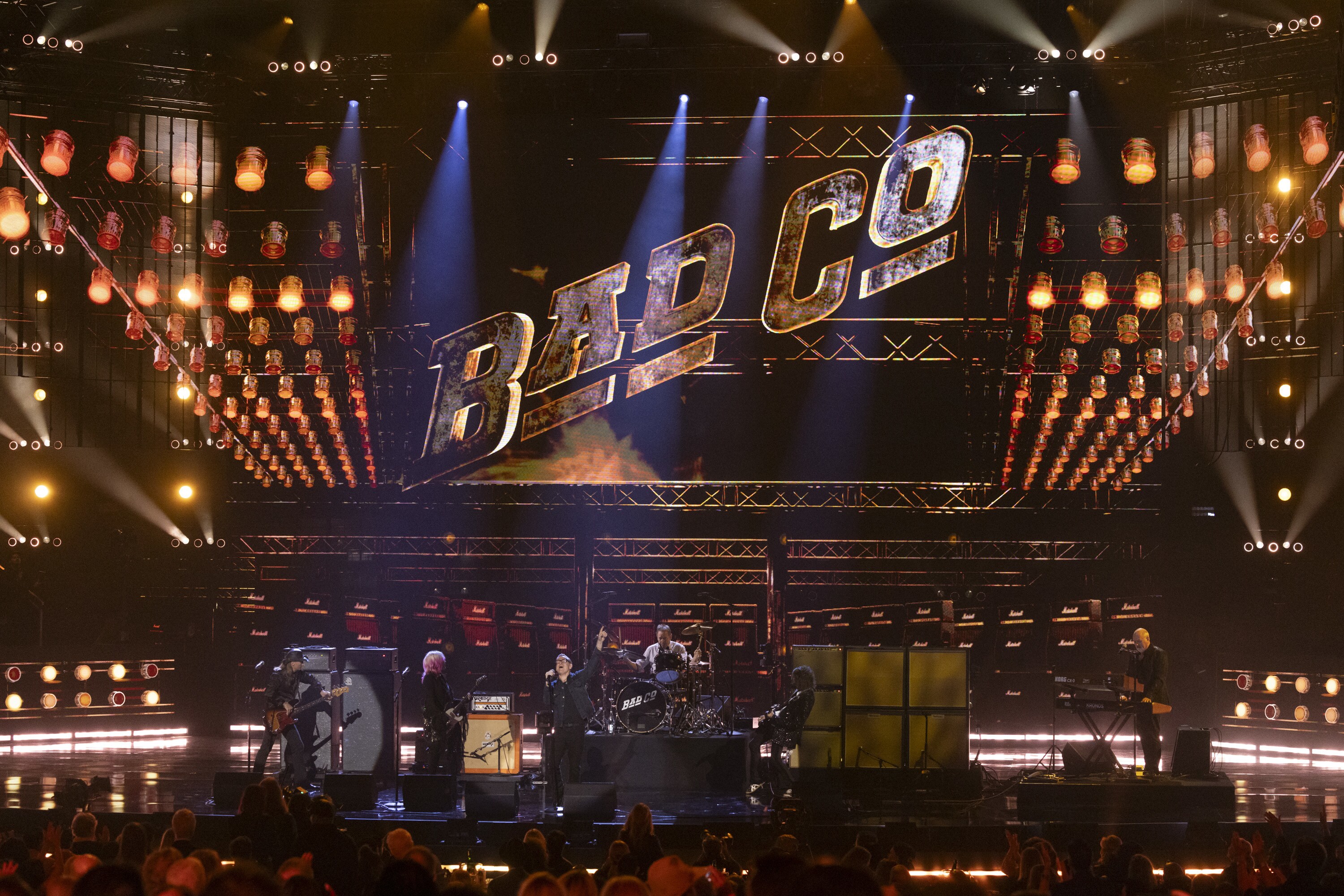 ROCK & ROLL HALL OF FAME 2025 INDUCTION CEREMONY – The 2025 Rock & Roll Hall of Fame Induction Ceremony, with once-in-a-lifetime performances and collaborations paying tribute to the iconic, generation-defining inductees, will be broadcast live coast to coast from Los Angeles on SATURDAY, NOV. 8 (8:00 p.m. EDT) on Disney+. (Disney/Frank Micelotta)  NANCY WILSON, BRYAN ADAMS, SIMON KIRKE, JOE PERRY 