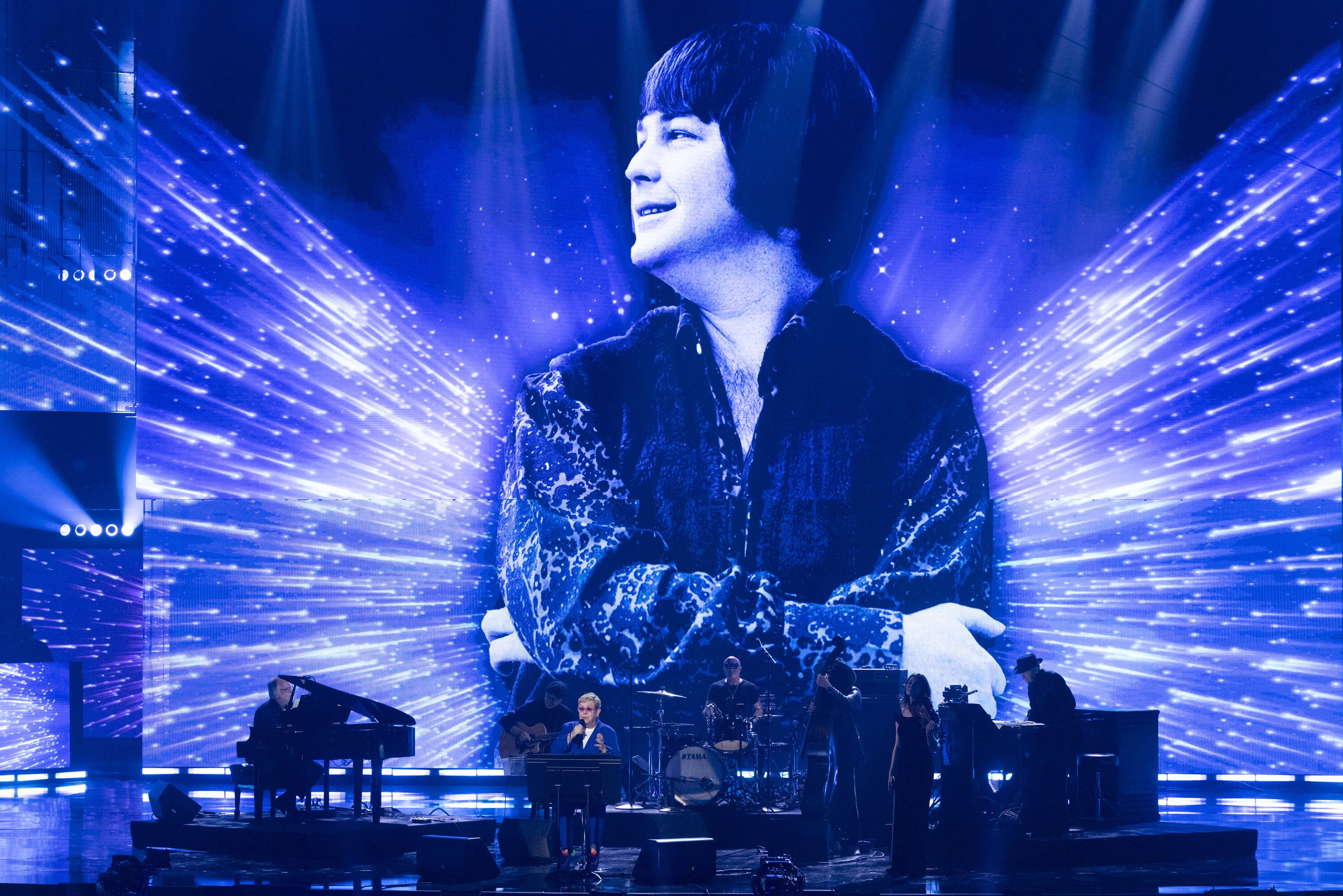 ROCK & ROLL HALL OF FAME 2025 INDUCTION CEREMONY – The 2025 Rock & Roll Hall of Fame Induction Ceremony, with once-in-a-lifetime performances and collaborations paying tribute to the iconic, generation-defining inductees, will be broadcast live coast to coast from Los Angeles on SATURDAY, NOV. 8 (8:00 p.m. EDT) on Disney+. (Disney/Frank Micelotta)  ELTON JOHN 