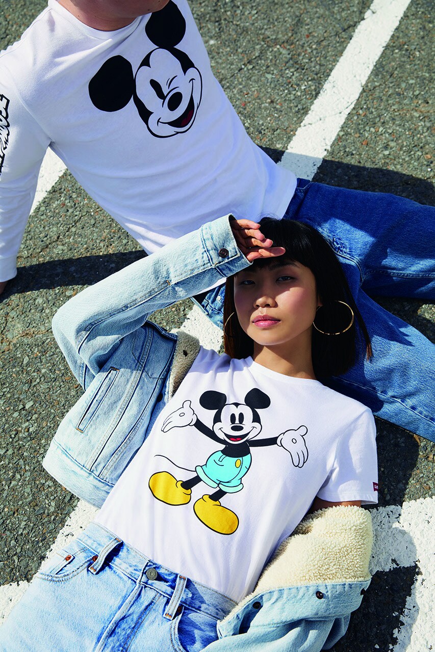 diapositiva Adelante Fabricante Levi's Is Giving Us the Cutest Mickey Mouse Denim Collection | Disney News