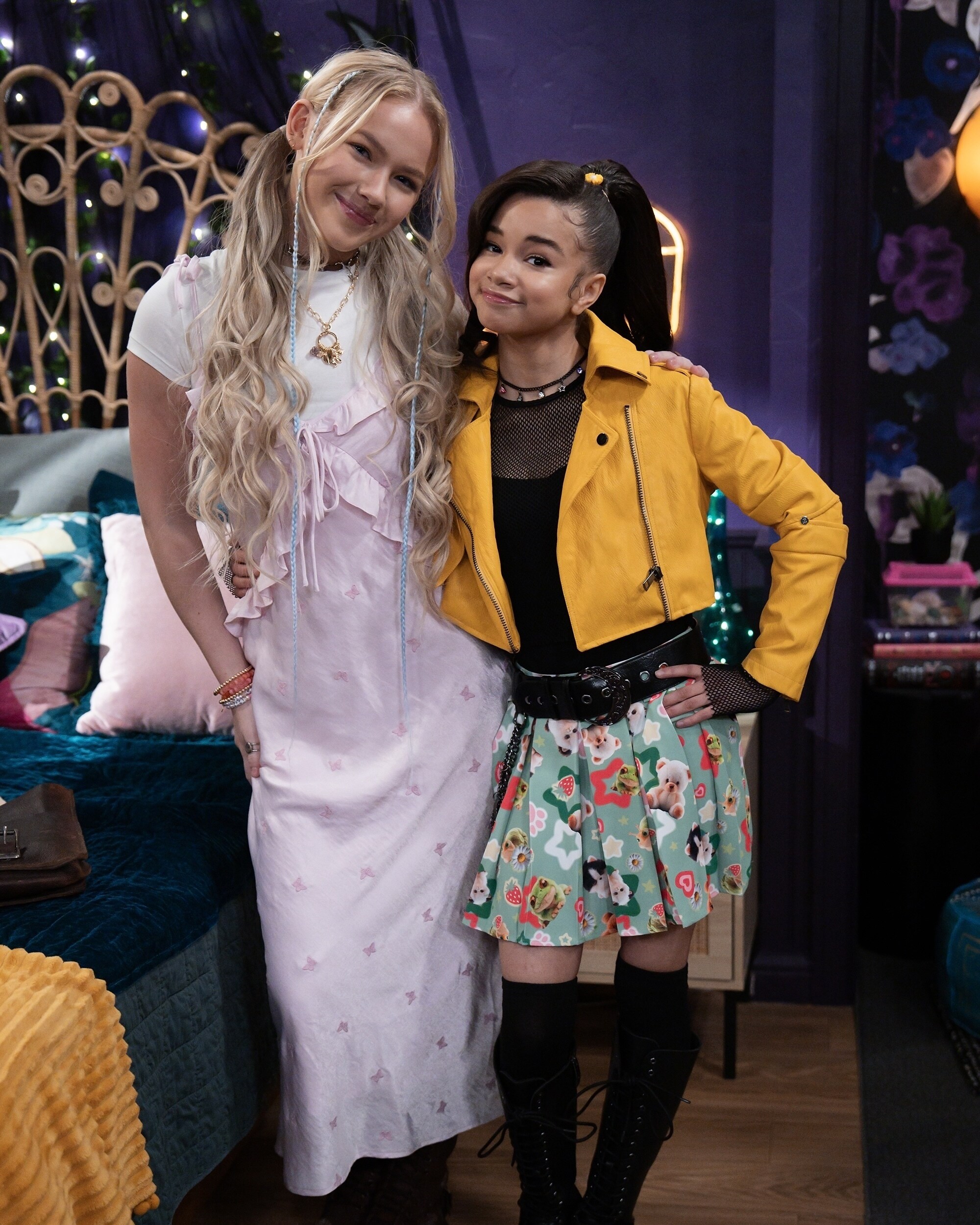 WIZARDS BEYOND WAVERLY PLACE - "Howdy with a Trance of Gumballs" (Disney/Eric McCandless) FREYA SKYE, JANICE LEANN BROWN