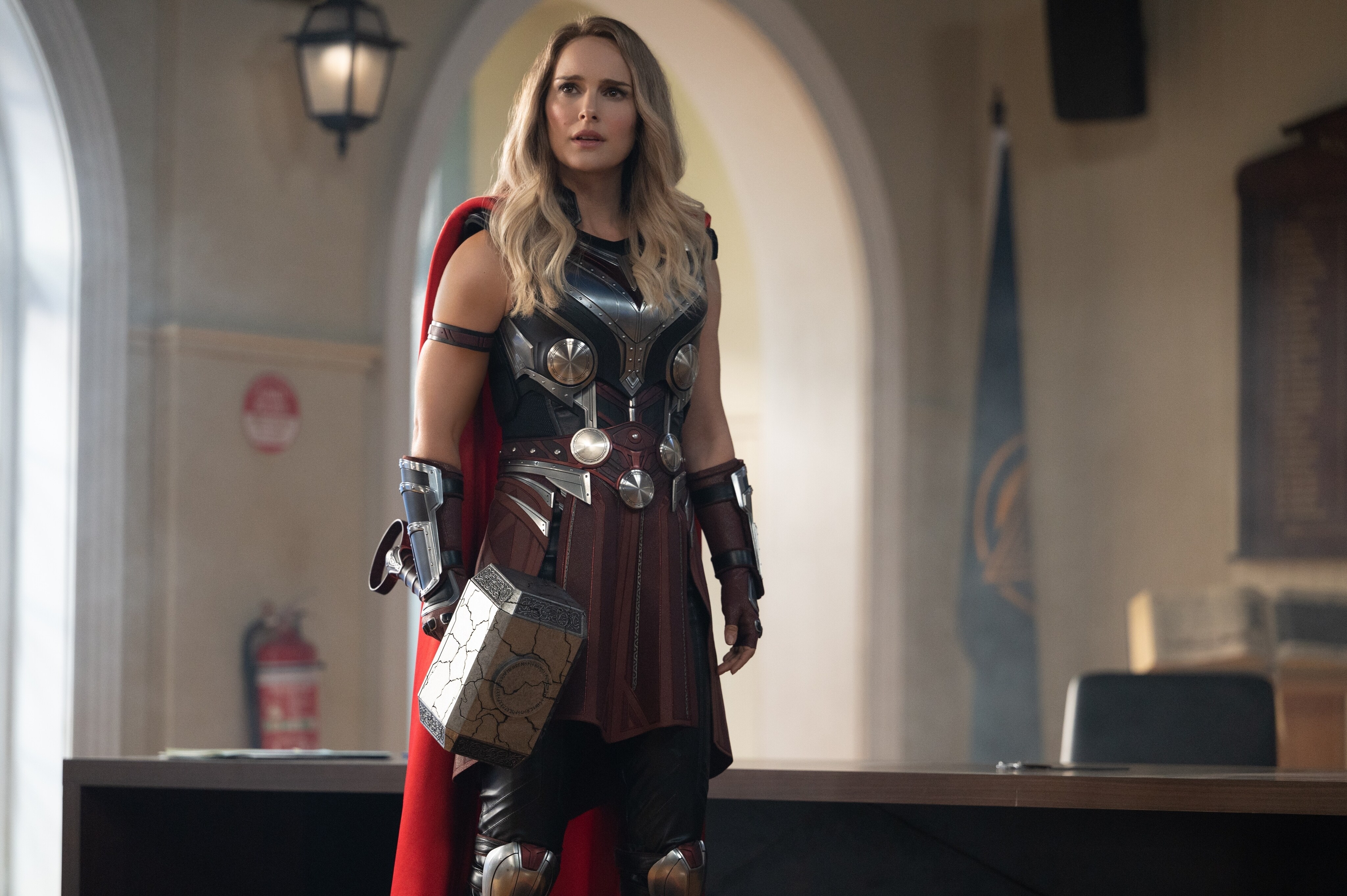Mulher do ator que interpreta Thor já tinha tatuagem do herói antes de  conhecê-lo: foto, Mulher Body Art