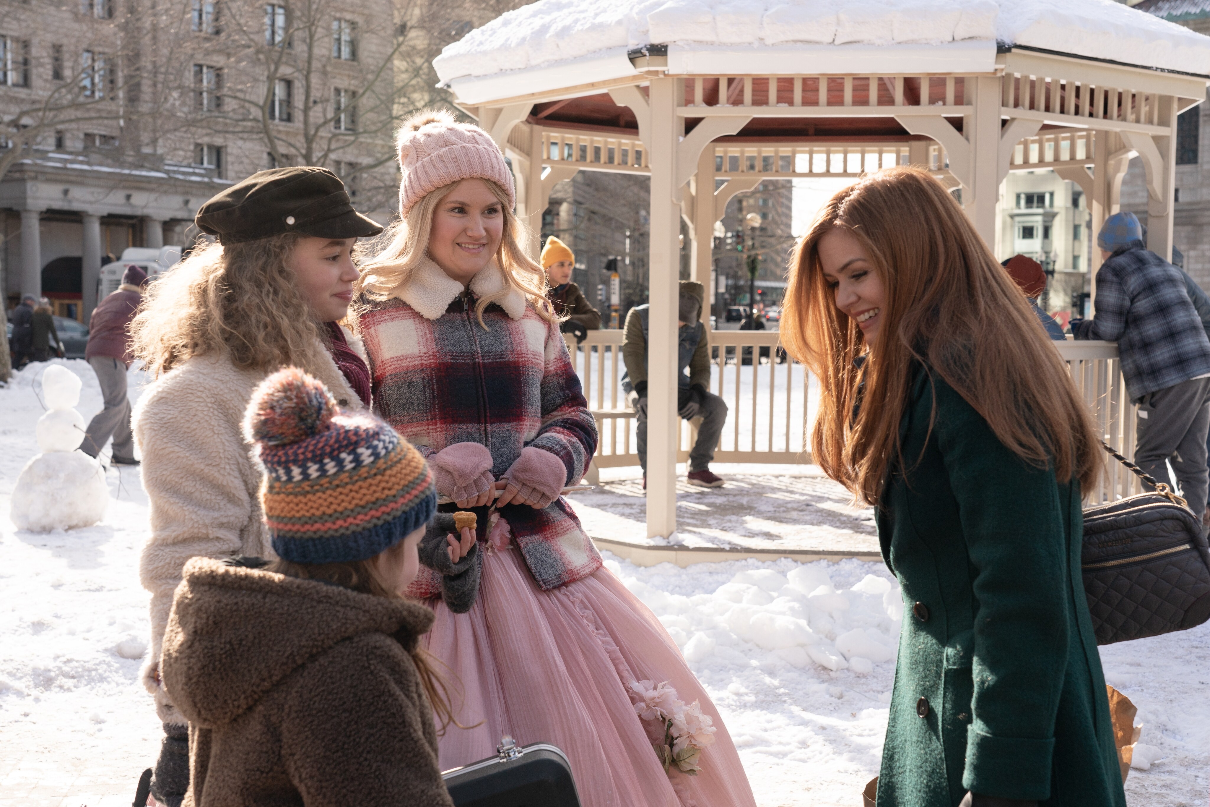 jillian bell, jillian spaeder, isla fisher, and willa skye in godmothered