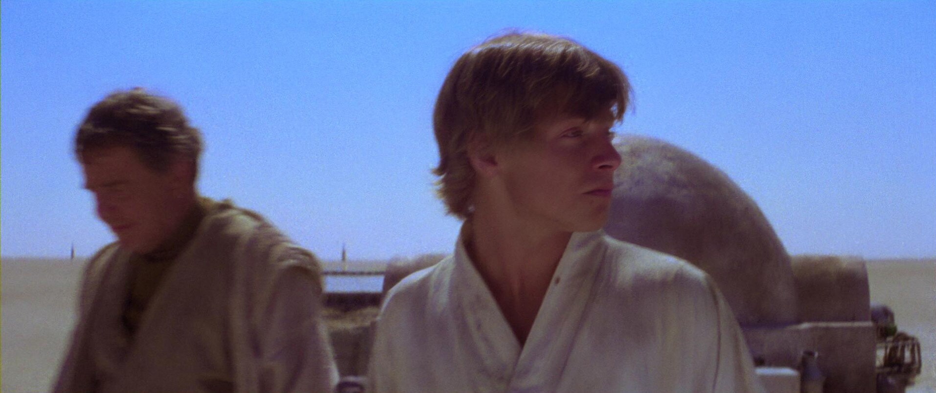 The first captured by B camera – simultaneously with the angle above – followed Luke’s path to the nearby rim after he hears a call from Aunt Beru.