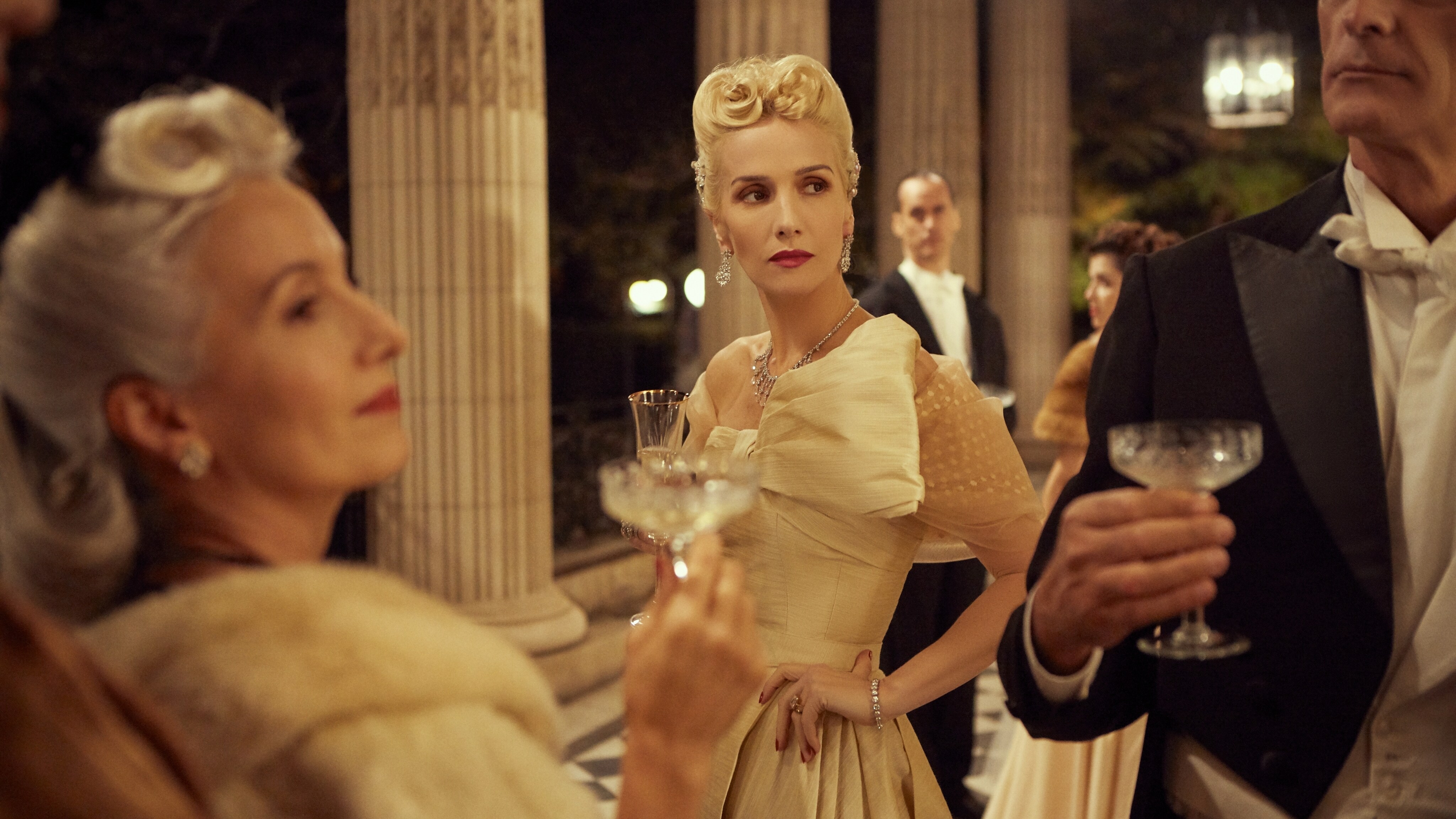 Santa Evita: conheça os detalhes da bizarra história ligada à morte de Evita Perón, contada em série exclusiva do Star+