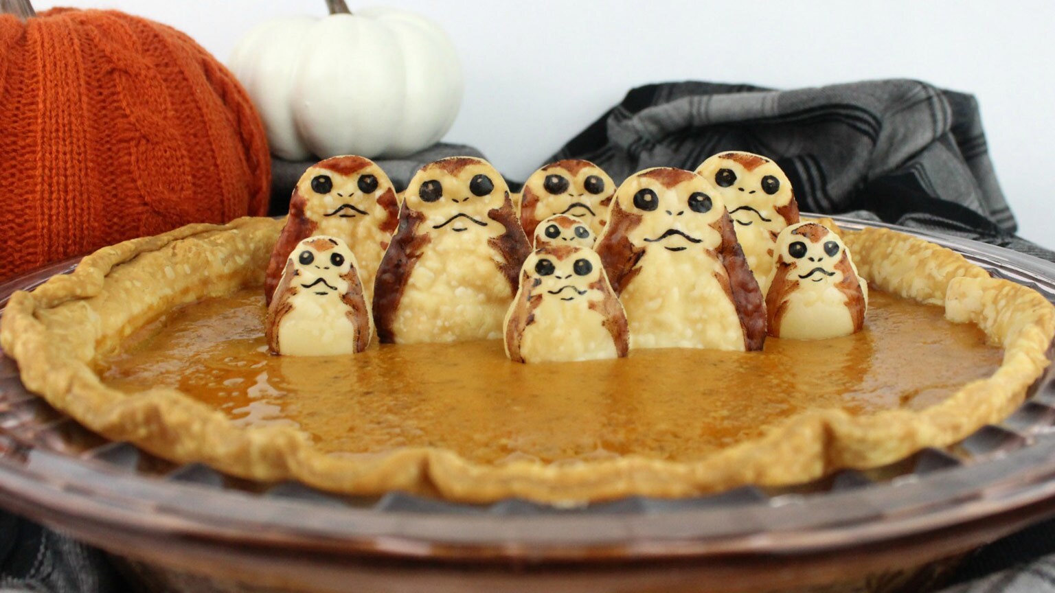 Serve Porgin Pie, the Galaxy's Cutest Thanksgiving Dessert