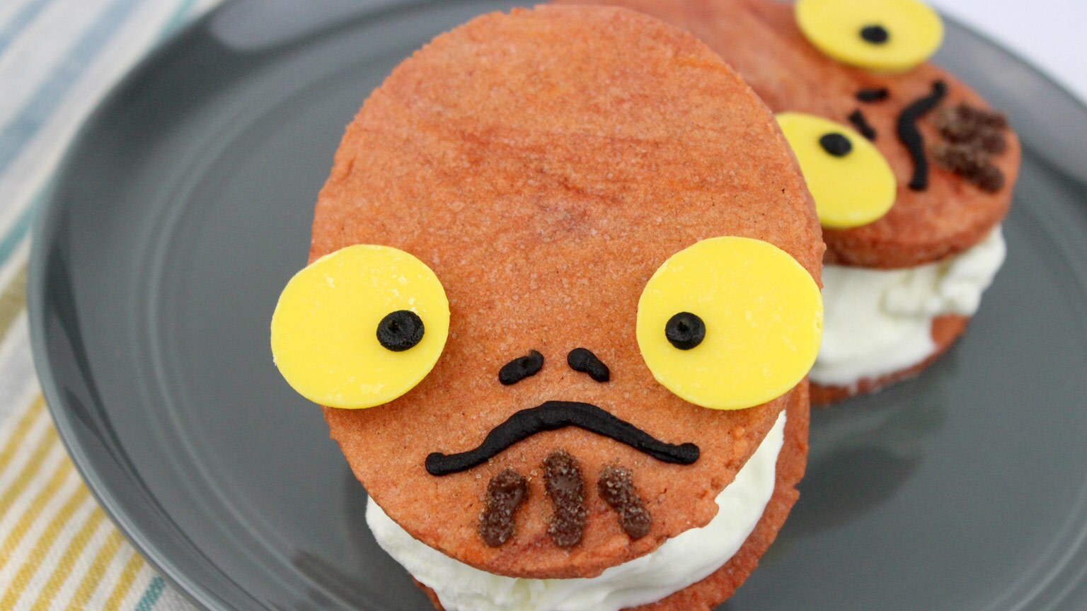 Concentrate All Taste Buds on These Delicious Admiral Ackbar Ice Cream Sandwiches