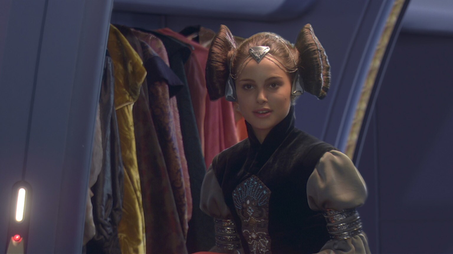 Quiz: Which Padmé Amidala Outfit Should You Wear?