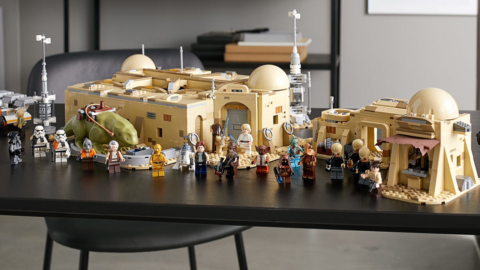 New LEGO Star Wars Mos Eisley Cantina is a Wretched Hive of Villainy - and It's Glorious | StarWars.com