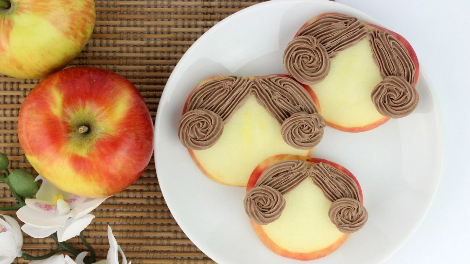 Make Princess Leia Apple Snacks for a Rebellious Treat