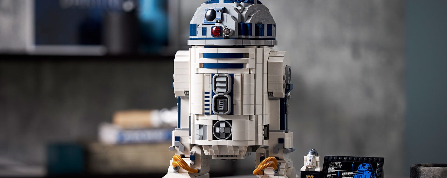 5 Behind-the-Bricks Secrets of the Amazing New LEGO Star R2-D2 - Exclusive |