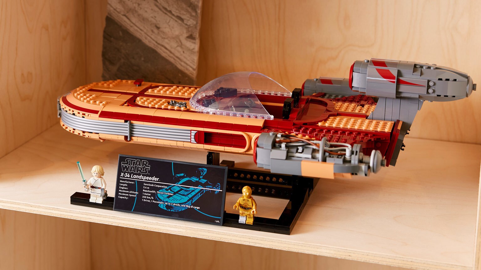 Luke Skywalker's LEGO Star Wars Ultimate Collector Series Landspeeder - Exclusive Reveal