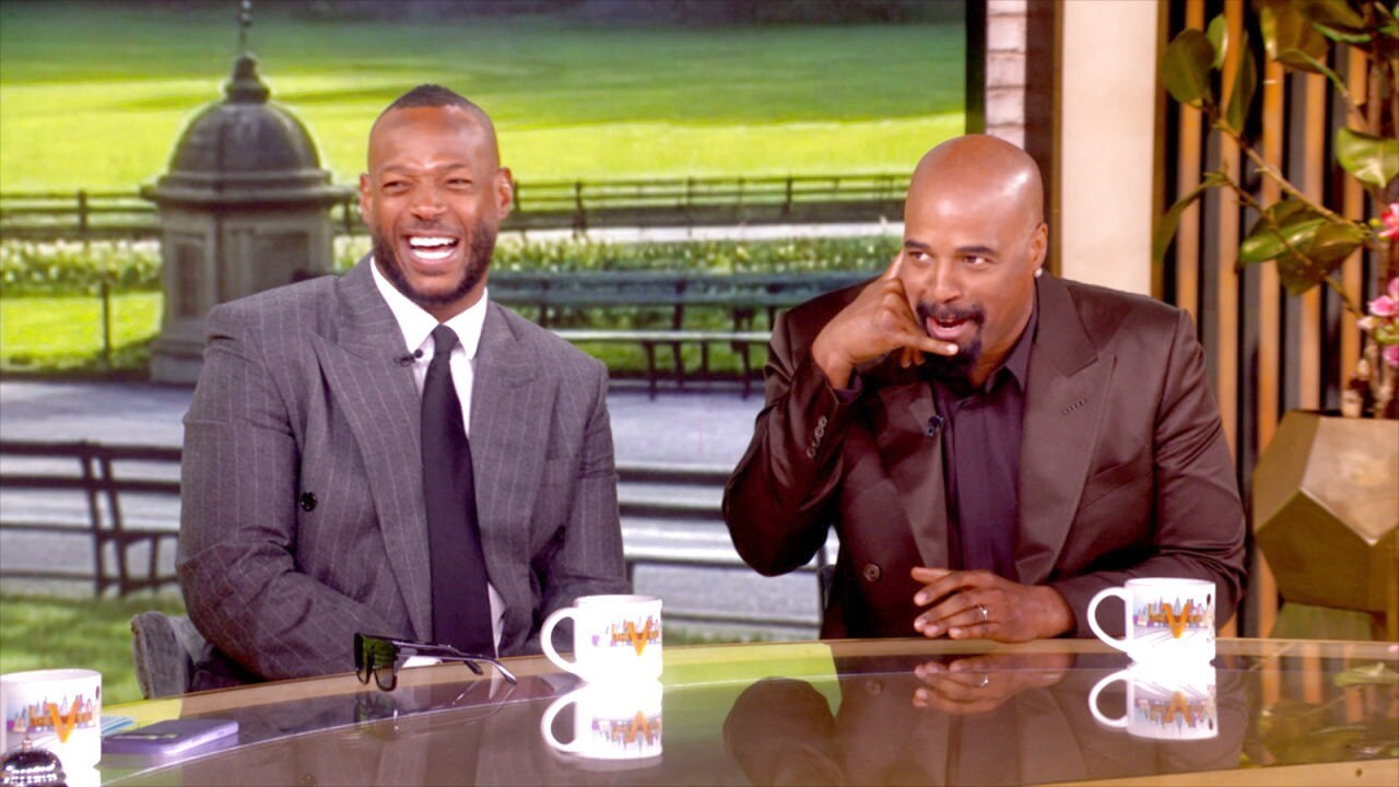 Kara Swisher guest co-hosts; Marlon and Shawn Wayans.