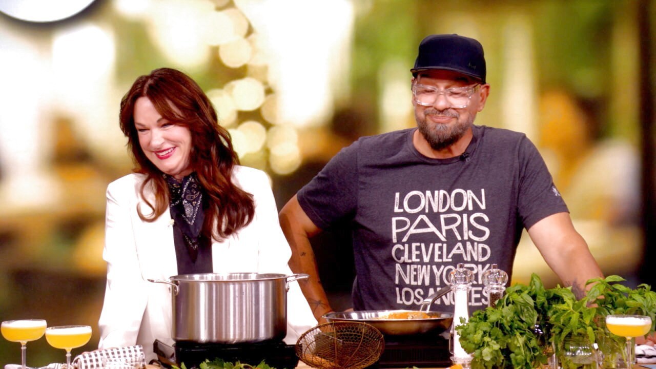TV hosts Michael and Liz Symon.