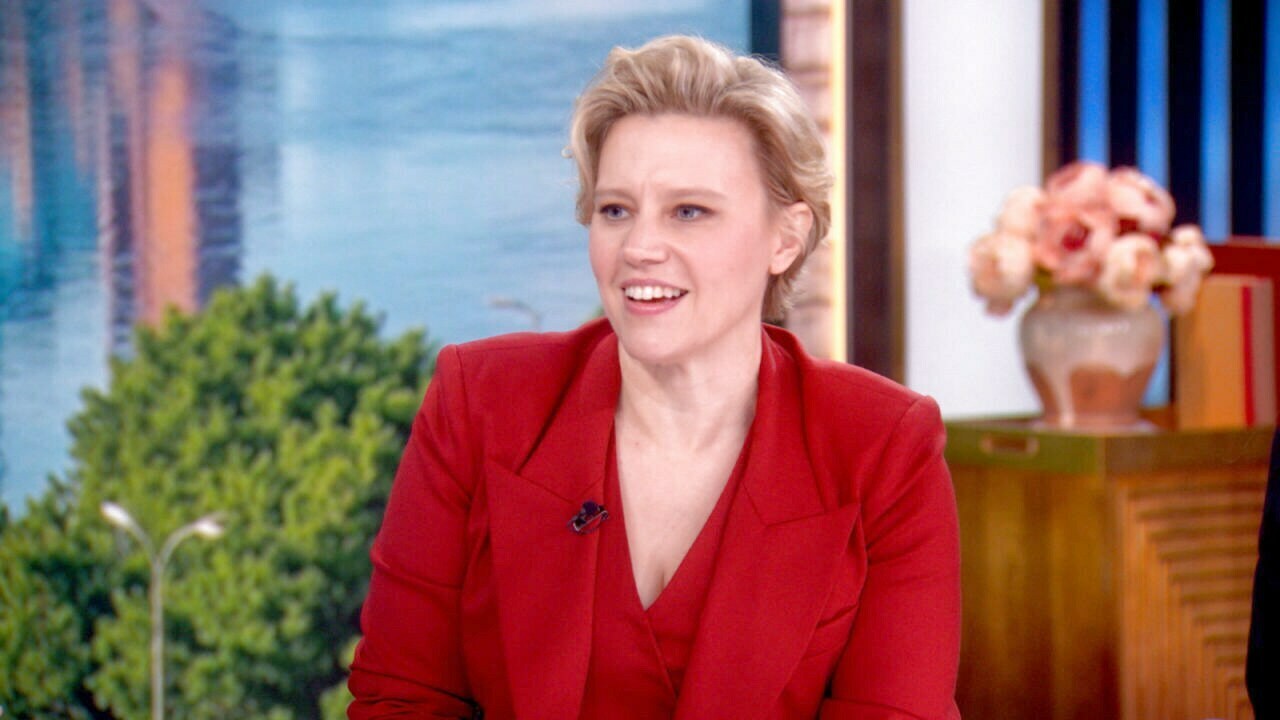 Author Kate McKinnon.
