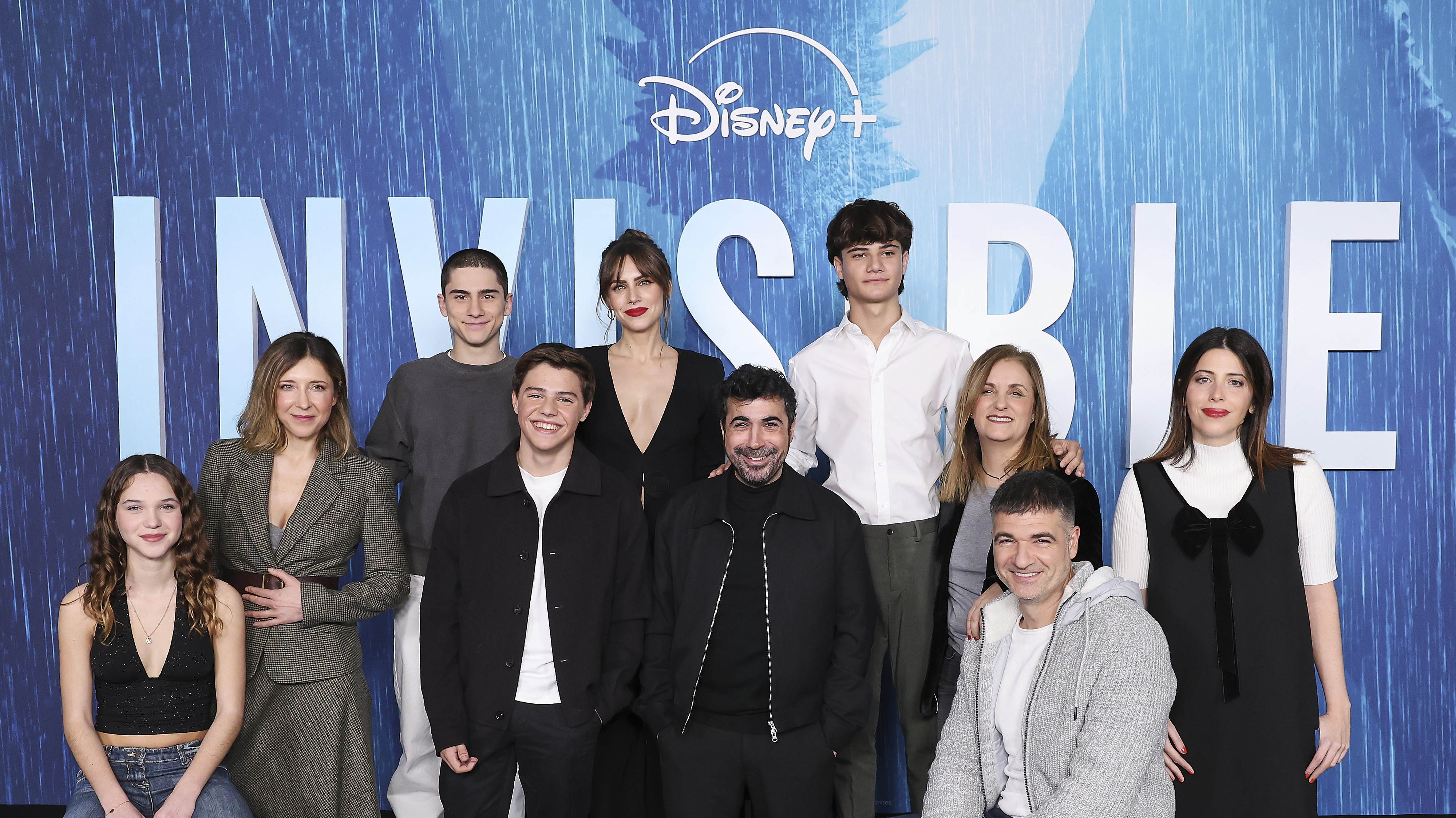 "INVISIBLE" DISPONIBLE EL PHOTOCALL CON EL EQUIPO DE LA SERIE ORIGINAL DE DISNEY+ 