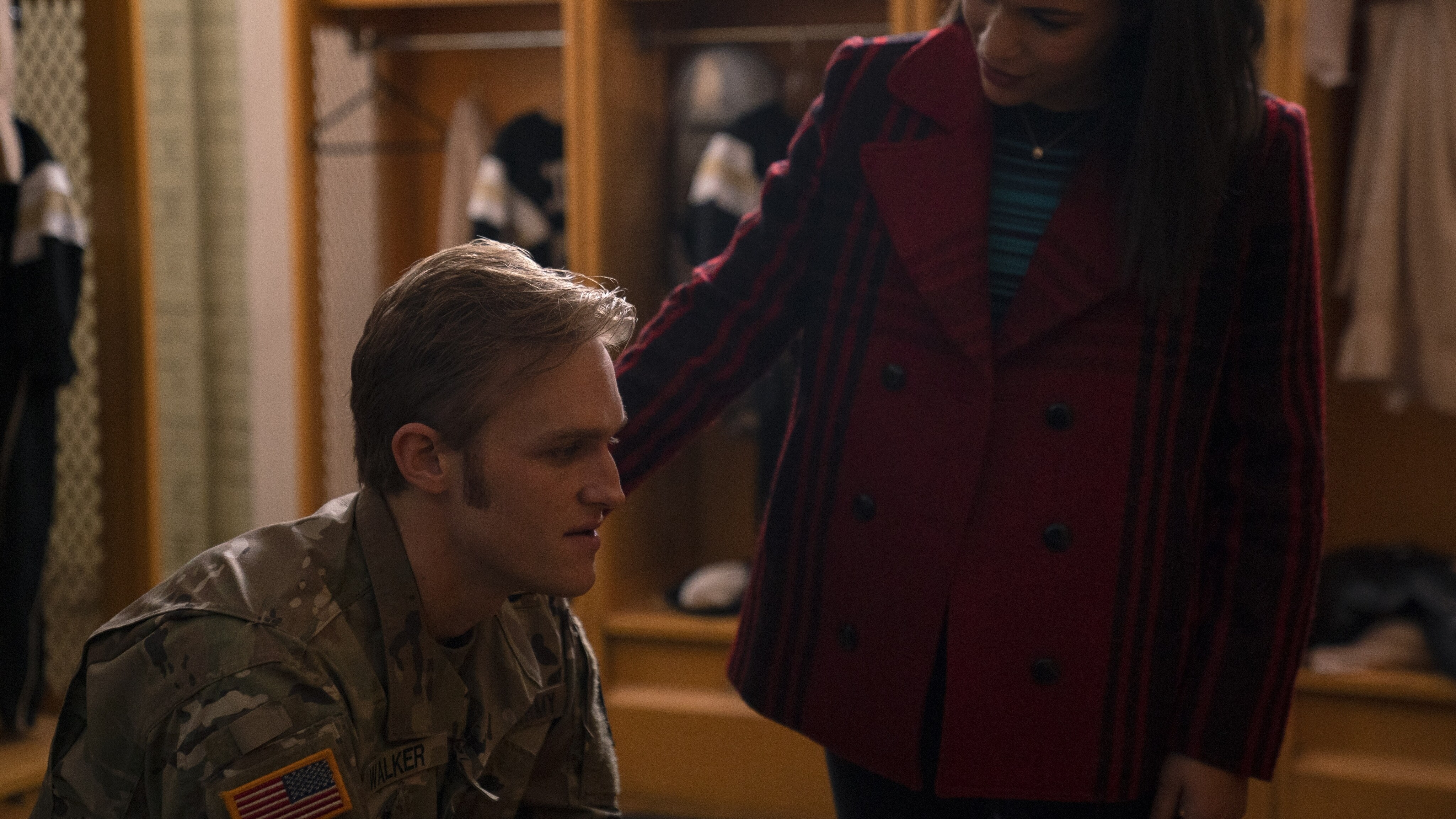 John Walker (Wyatt Russell) and Olivia Walker (Gabrielle Byndloss) in Marvel Studios' THE FALCON AND THE WINTER SOLDIER exclusively on Disney+. Photo by Eli Adé. ©Marvel Studios 2021. All Rights Reserved.