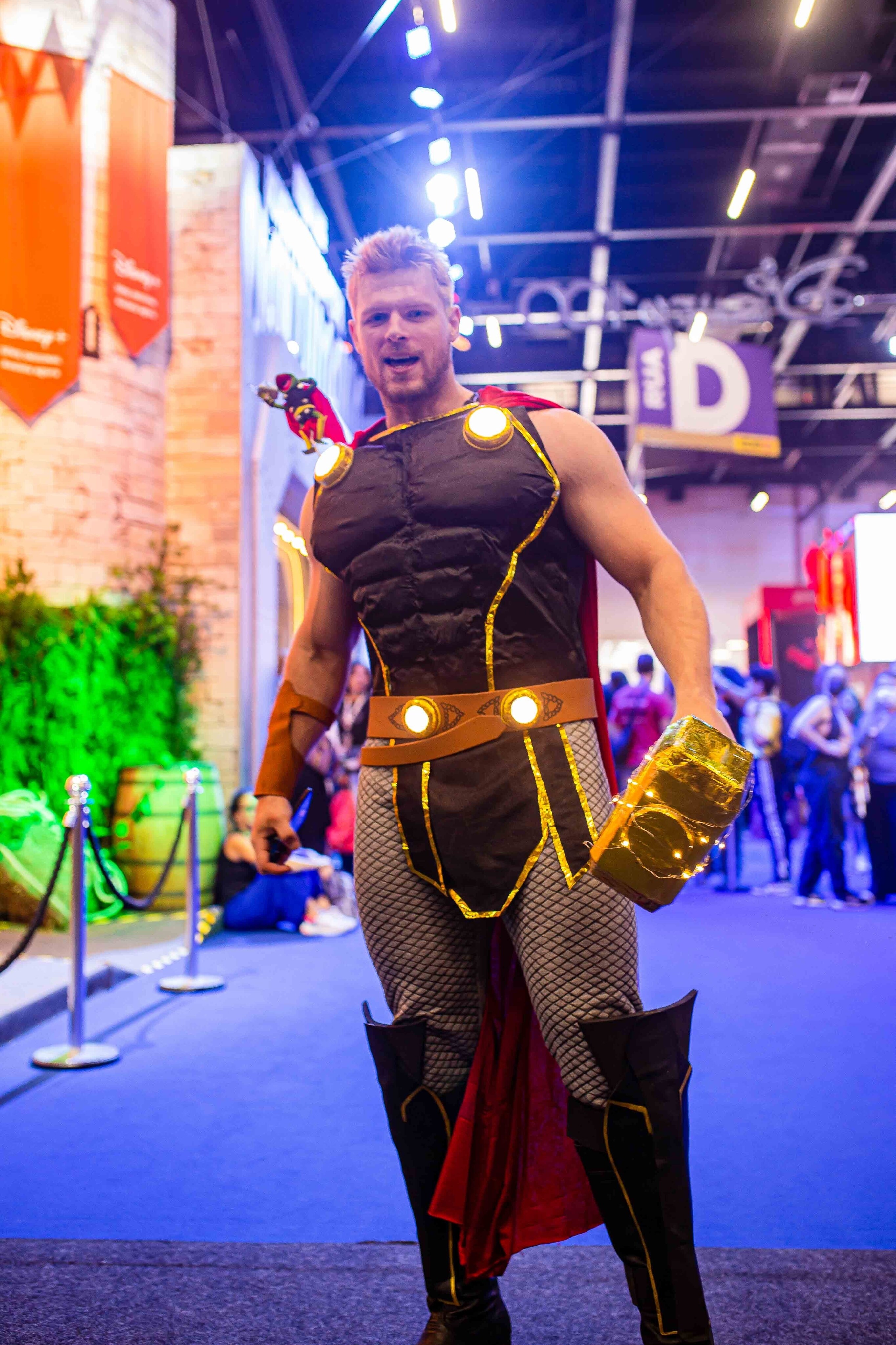 Christian Fritzen como Thor Christian Fritzen como Thor