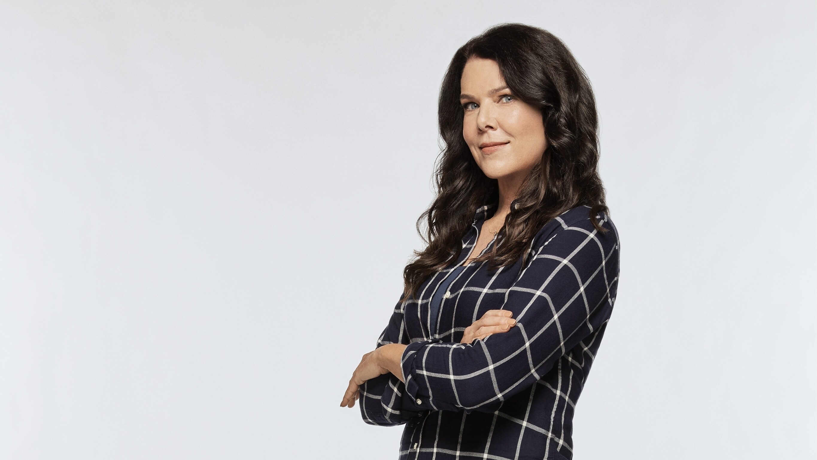 THE MIGHTY DUCKS: GAME CHANGERS - Disney’s “The Mighty Ducks: Game Changers” stars Lauren Graham as Alex Morrow. (Disney/Nino Munoz)