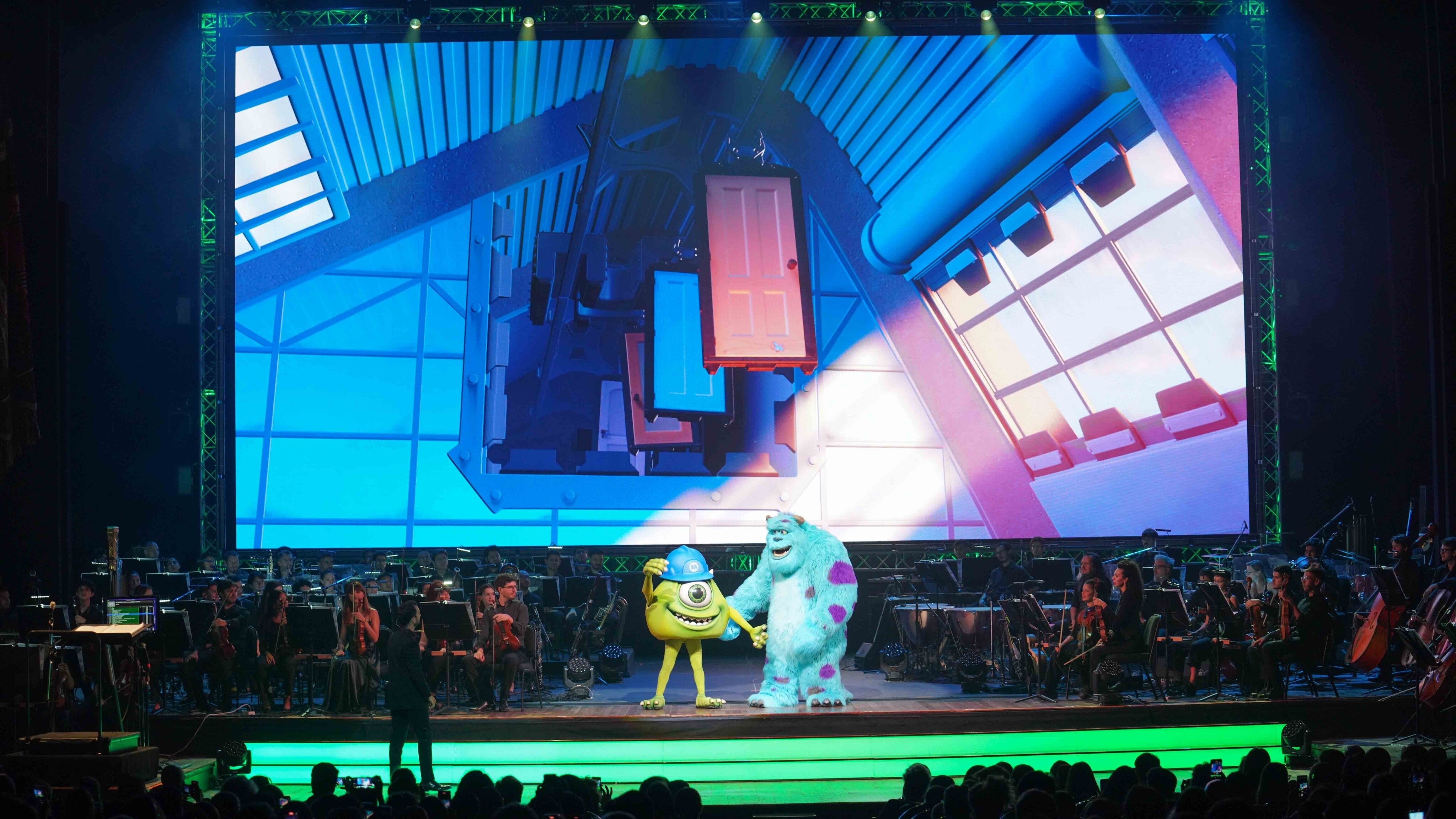 ARGENTINA || CON UN GRAN DESPLIEGUE MUSICAL Y VISUAL ESTRENÓ PIXAR EN CONCIERTO, EL NUEVO SHOW DE DISNEY Y TEATRO COLÓN