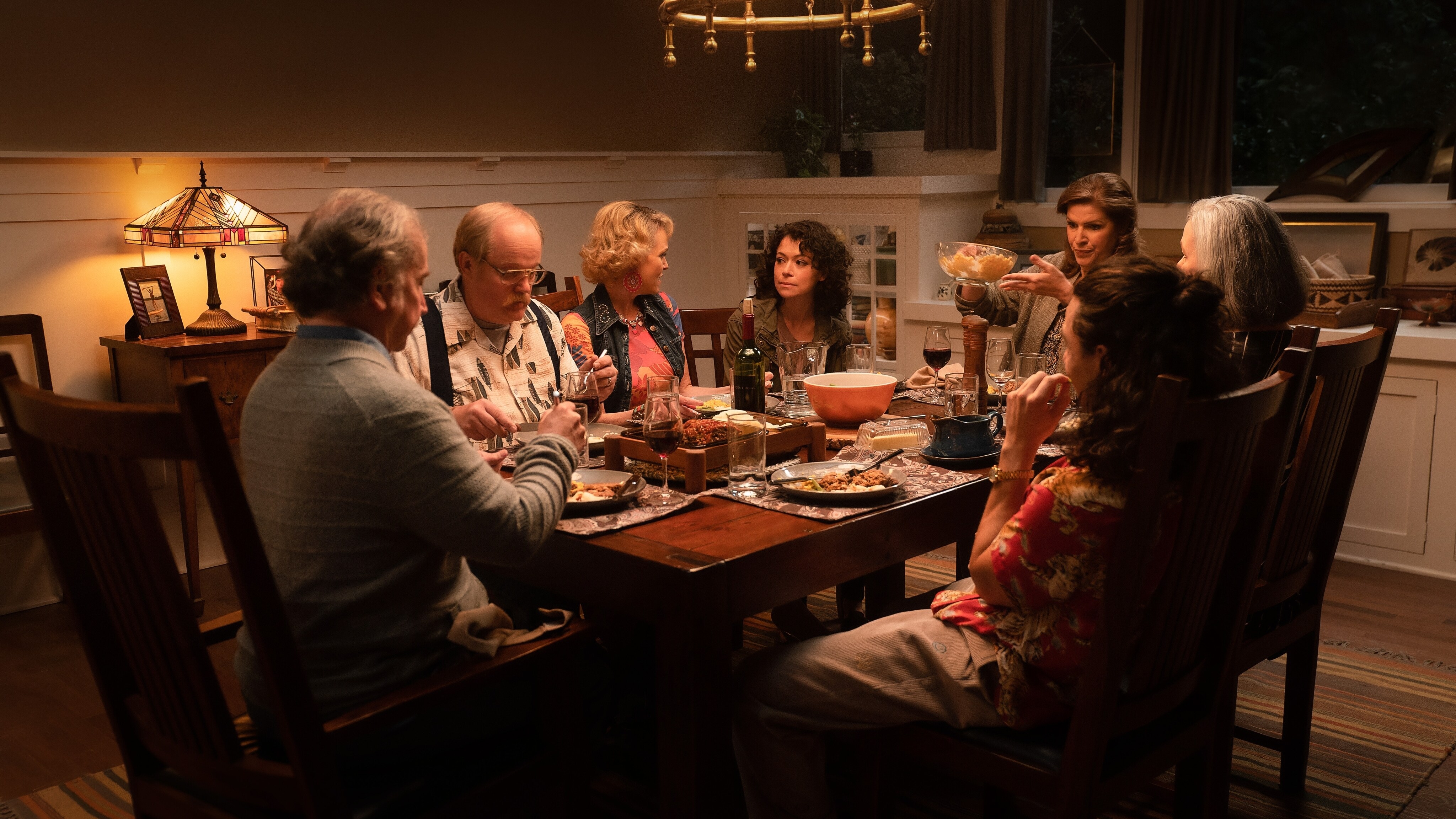 (L-R): Mark Linn-Baker as Morris Walters, Michael H. Cole as Uncle Tucker, Candice Rose as Melanie, Tatiana Maslany as She-Hulk/Jennifer “Jen” Walters, Tess Malis Kincaid as Elaine Walters, Nicholas Cirillo as Cousin Ched, and Elizabeth Becka as Aunt Rebecca Walters in Marvel Studios' She-Hulk: Attorney At Law, exclusively on Disney+. Photo by Daniel McFadden. © 2022 MARVEL.