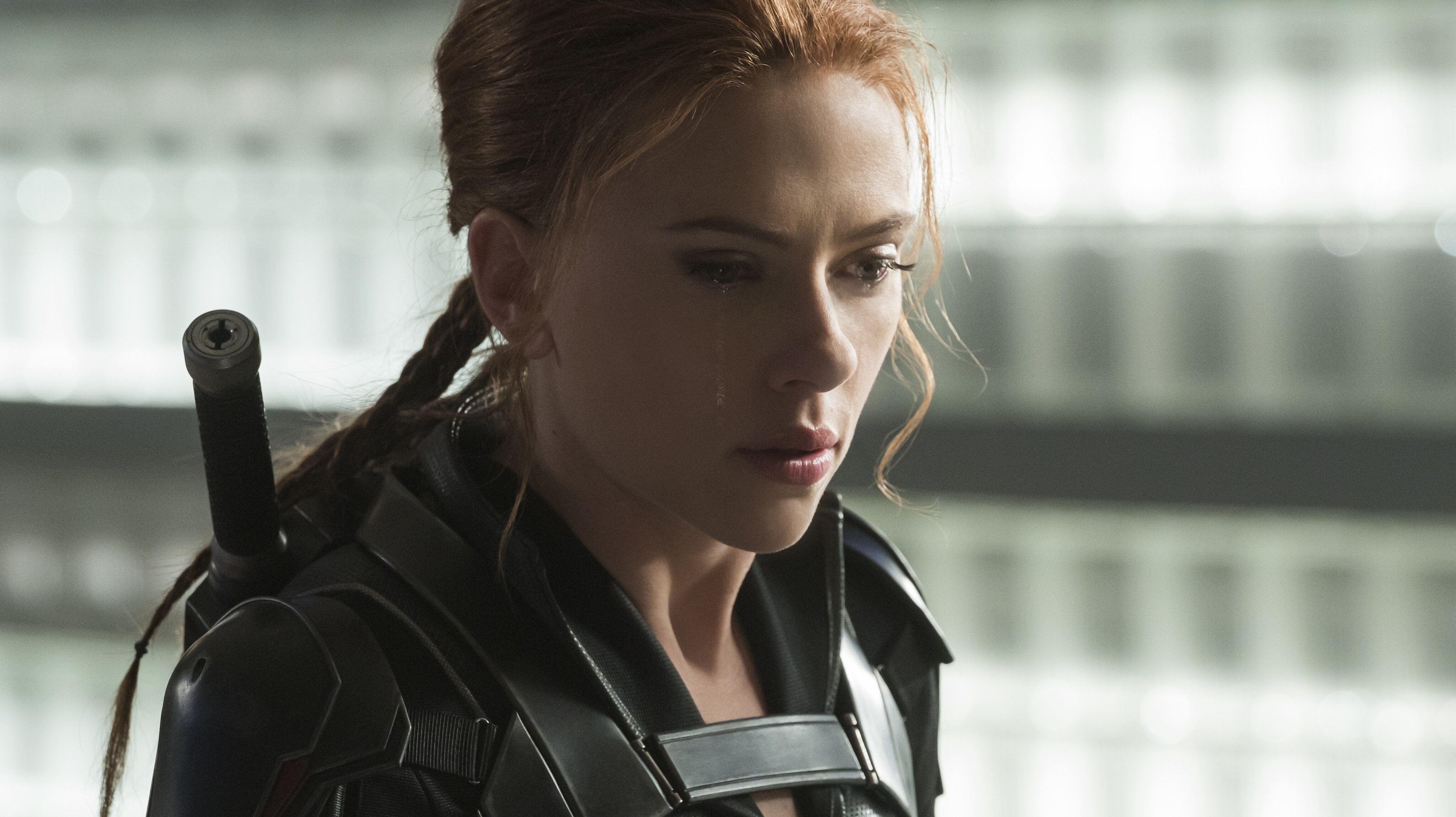 Marvel Studios’ Black Widow Stars Scarlett Johansson and Florence Pugh Talk Sisters, Stunts, and More!